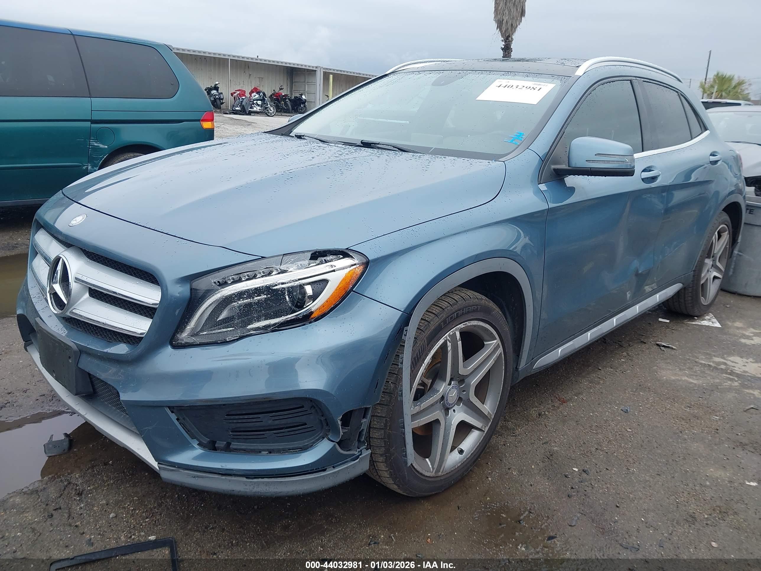 MERCEDES-BENZ GLA image 2