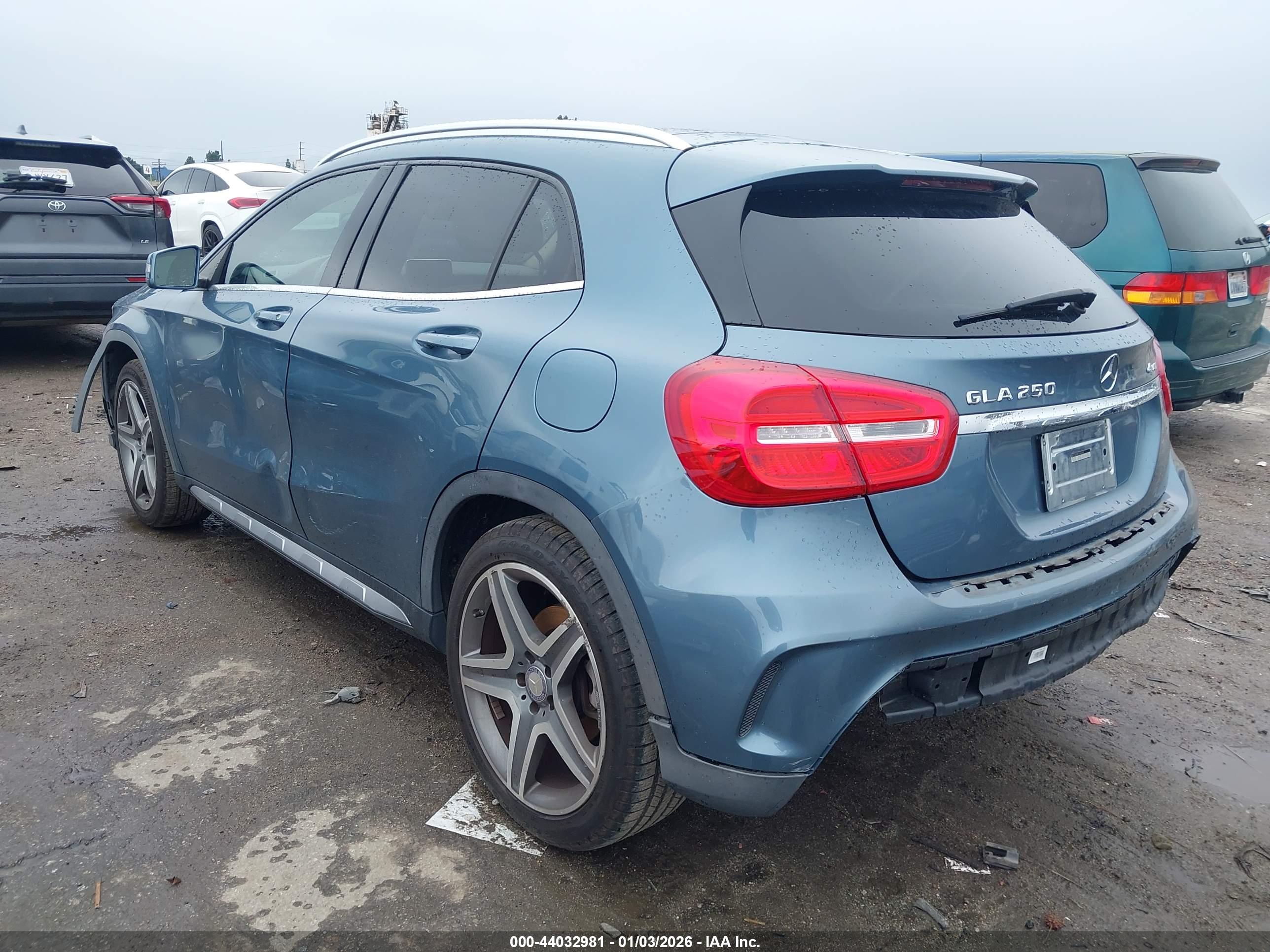 MERCEDES-BENZ GLA image 3