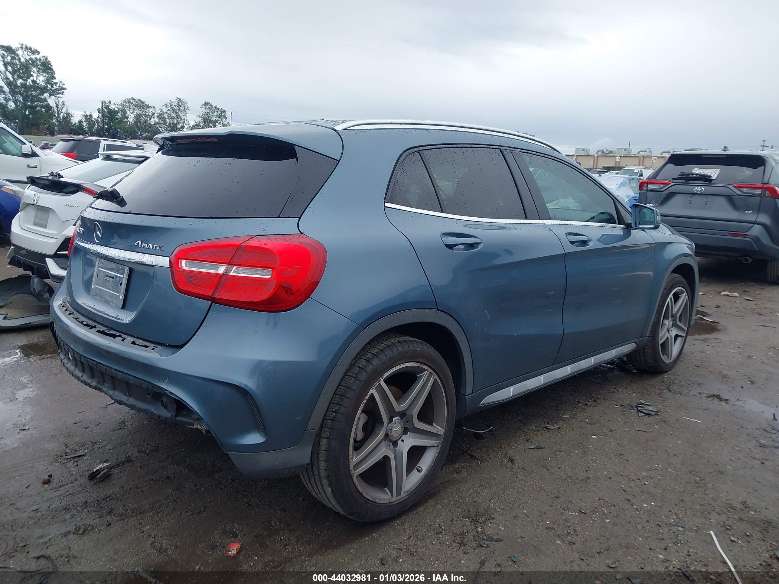 MERCEDES-BENZ GLA image 4