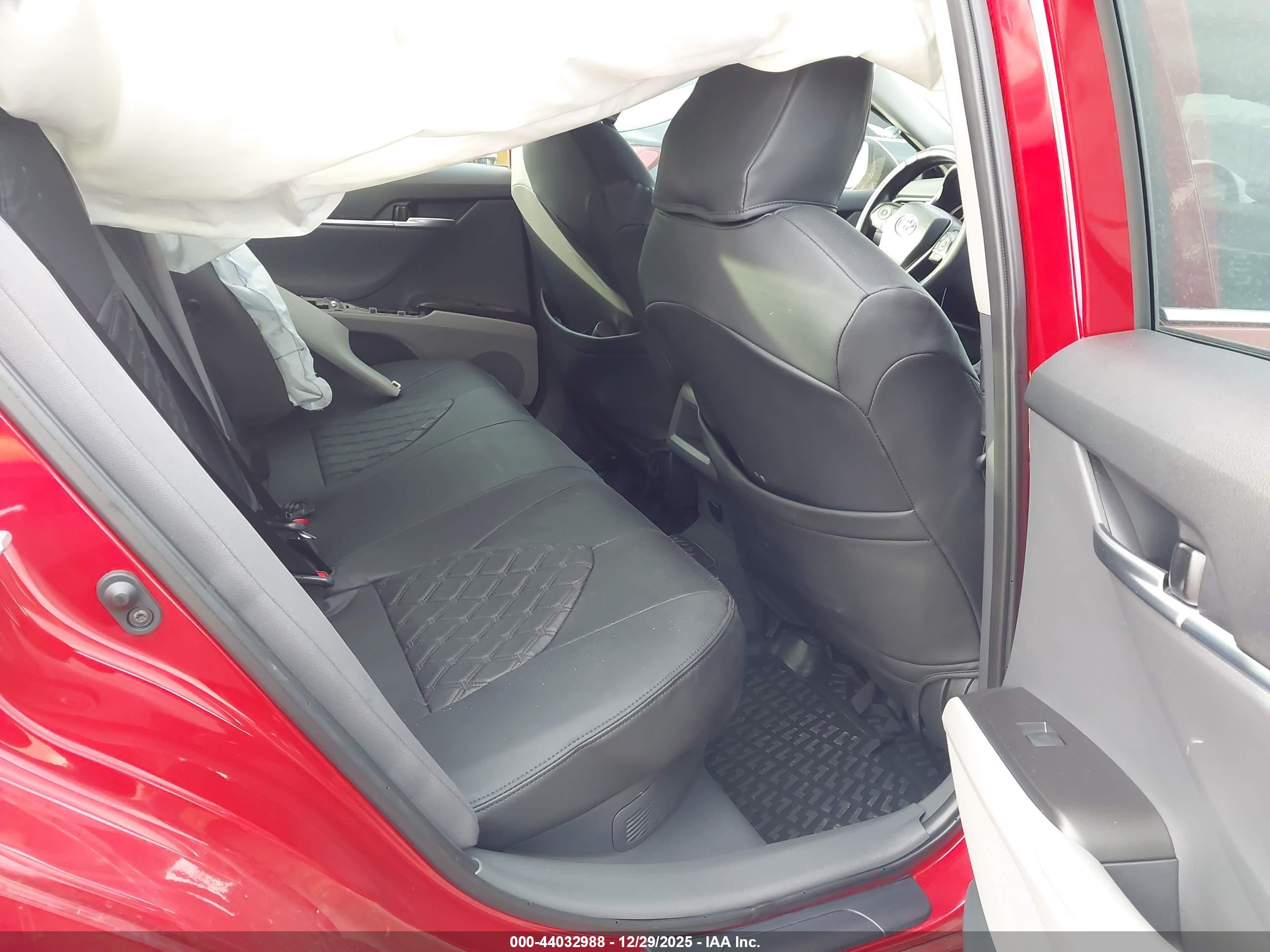 TOYOTA CAMRY image 8