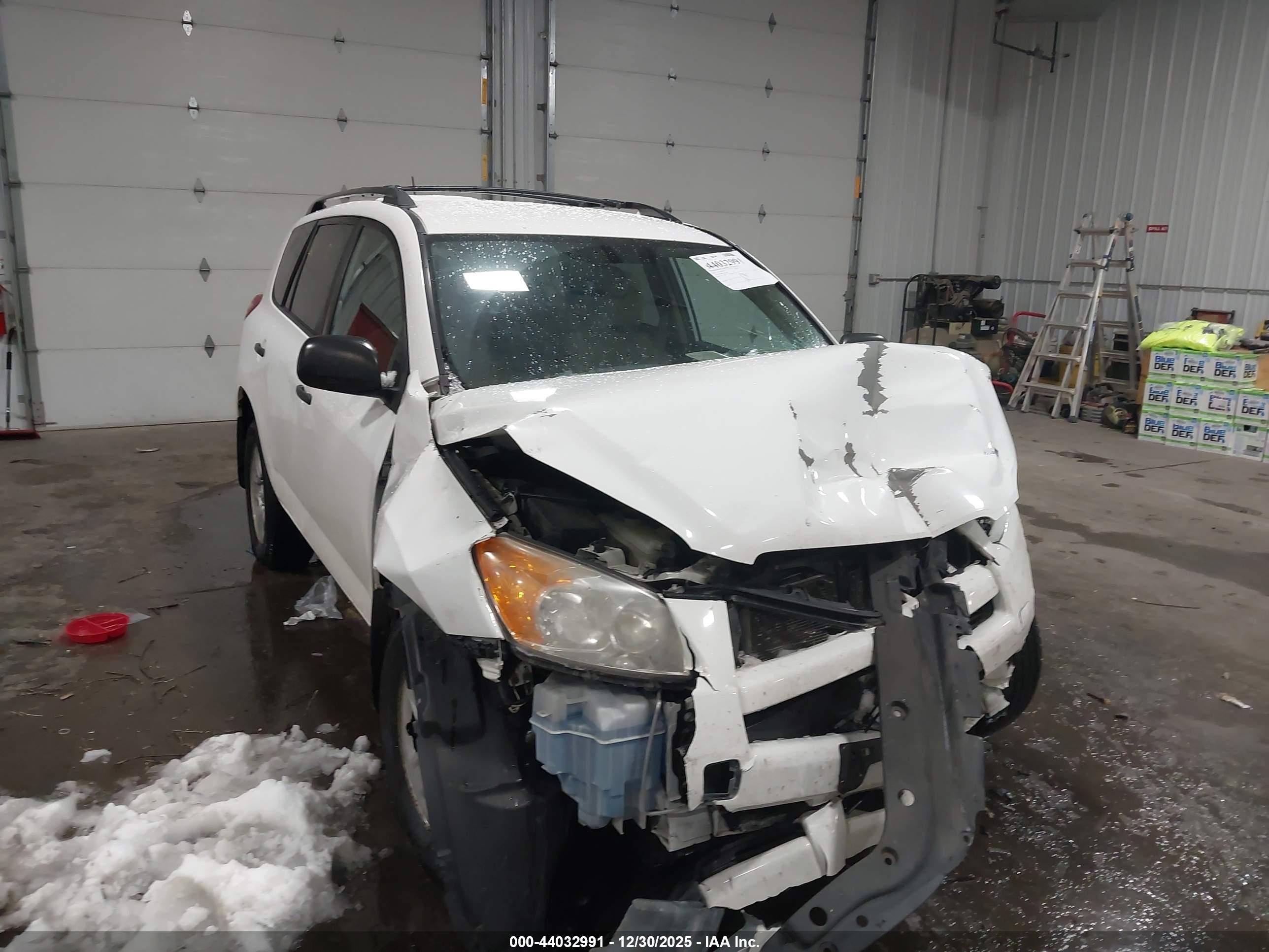 TOYOTA RAV4 image 6