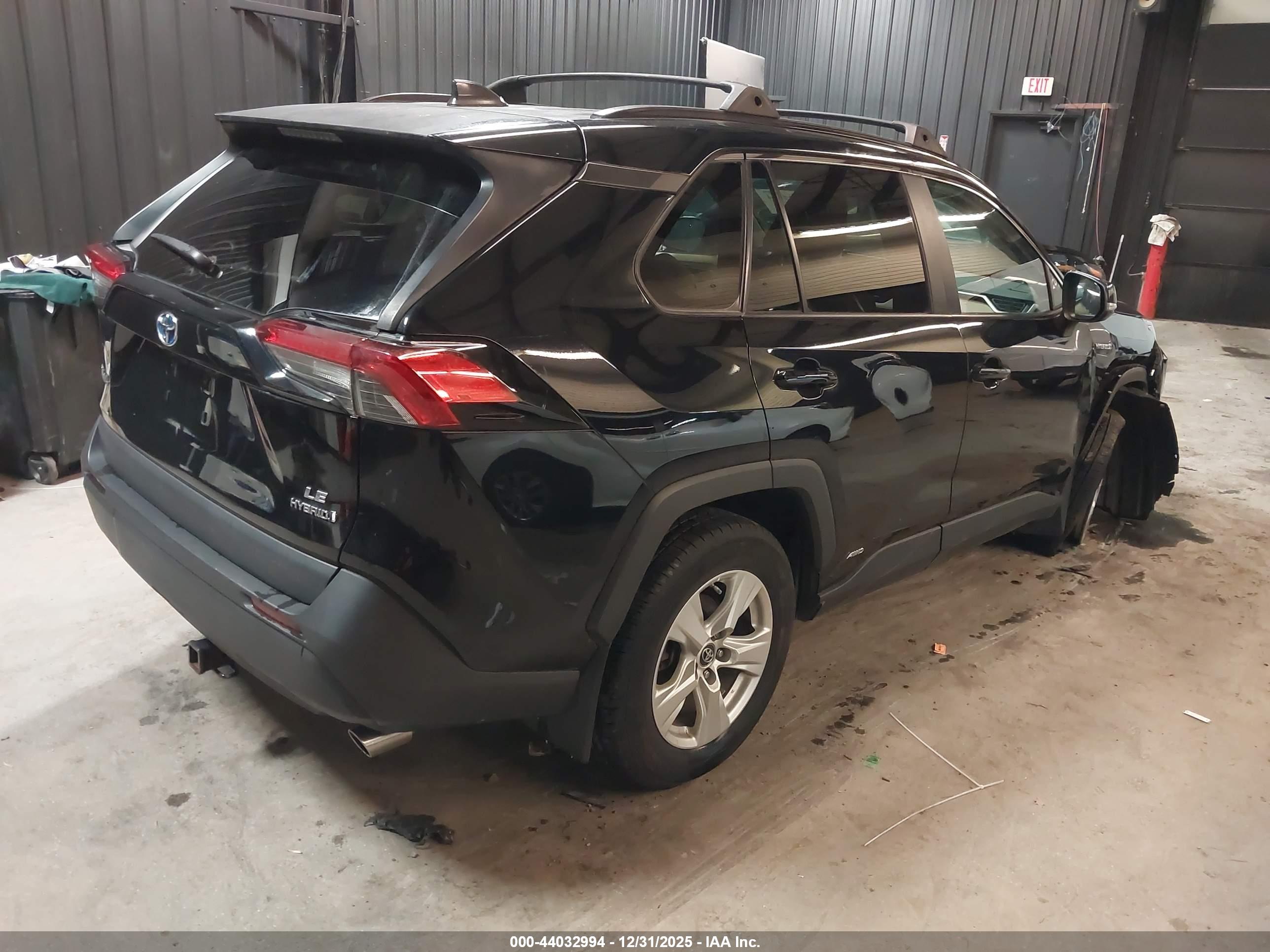 TOYOTA RAV4 image 4