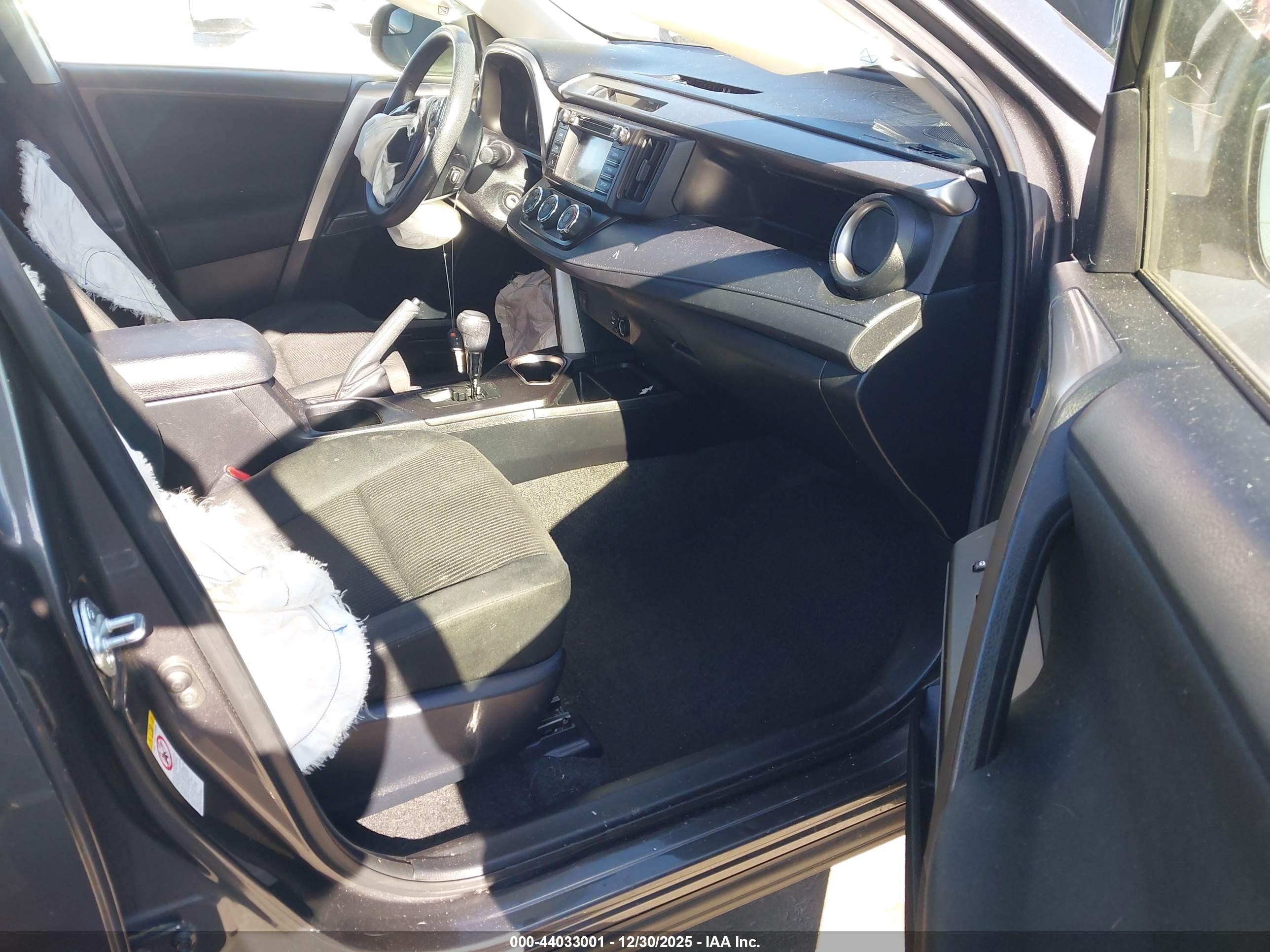 TOYOTA RAV4 image 5