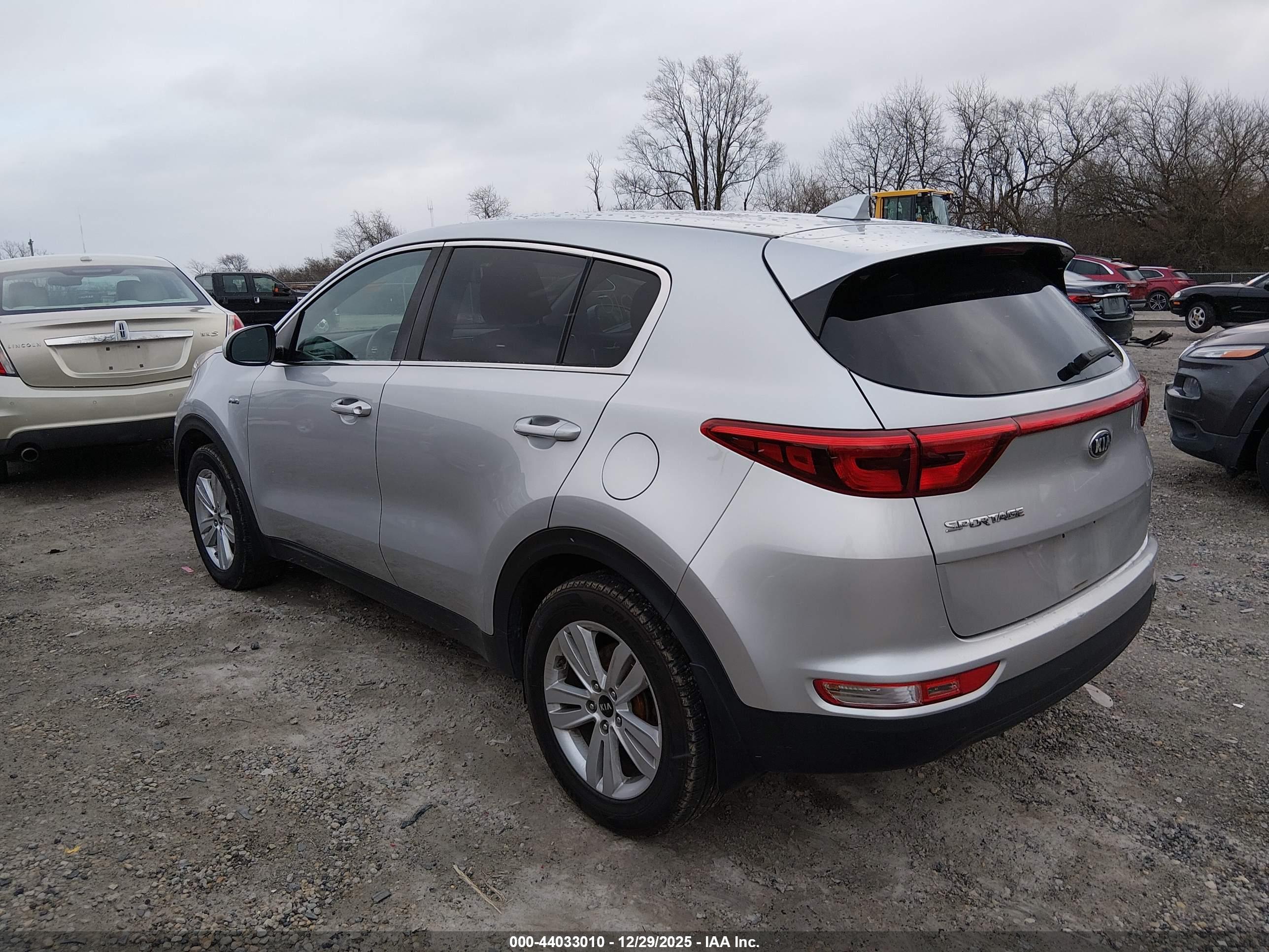 KIA SPORTAGE image 3