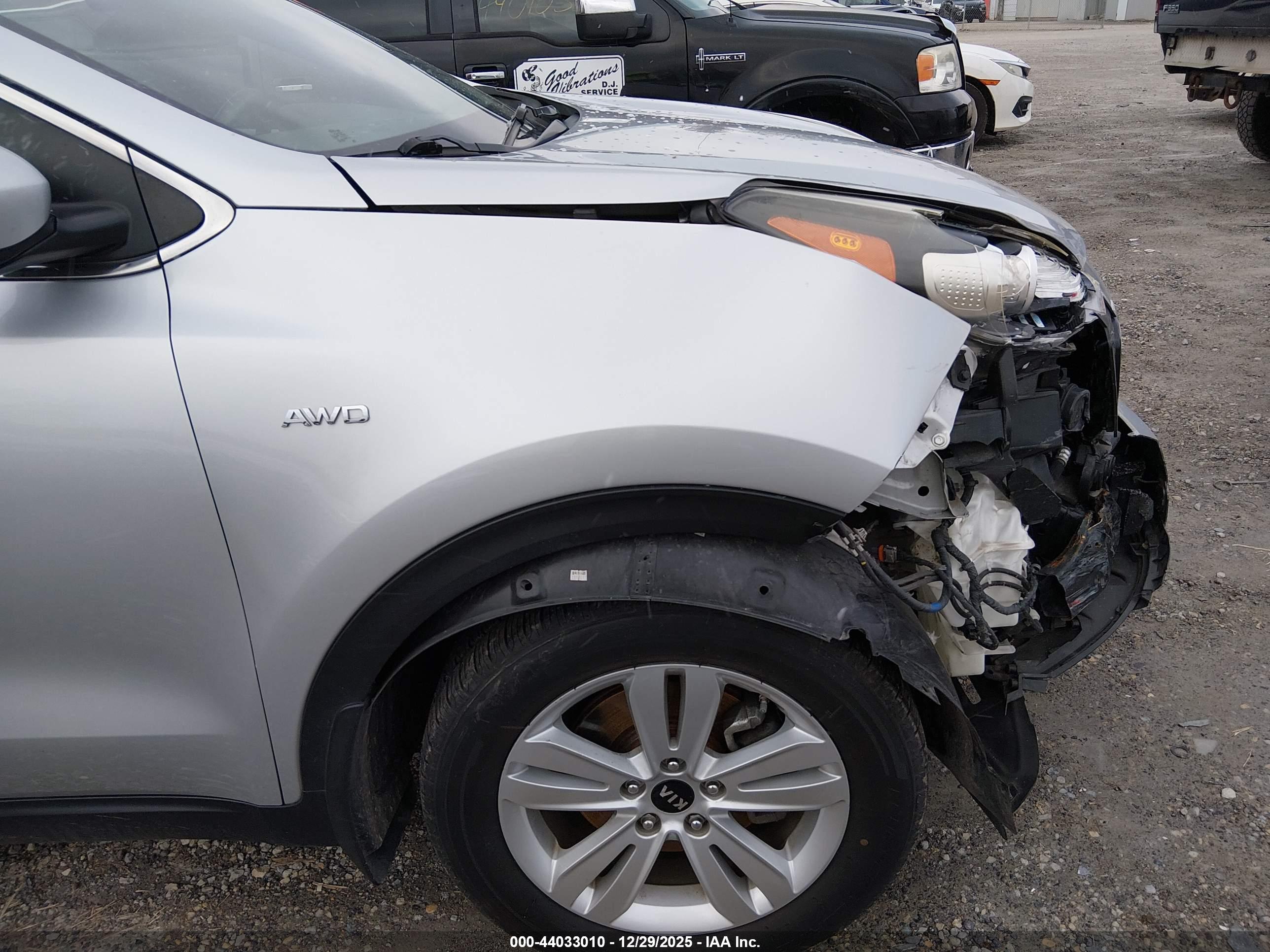 KIA SPORTAGE image 6