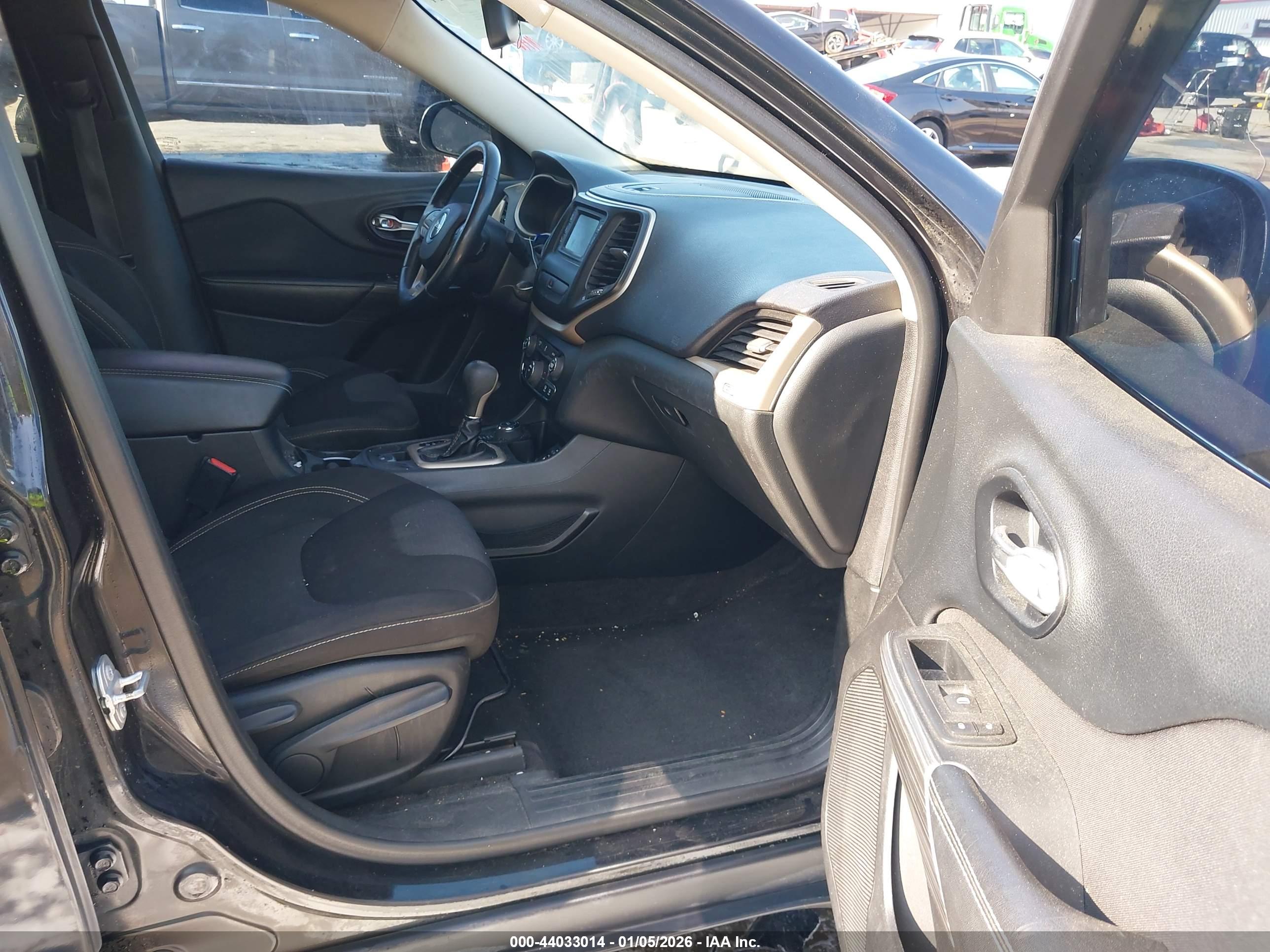 JEEP CHEROKEE image 5