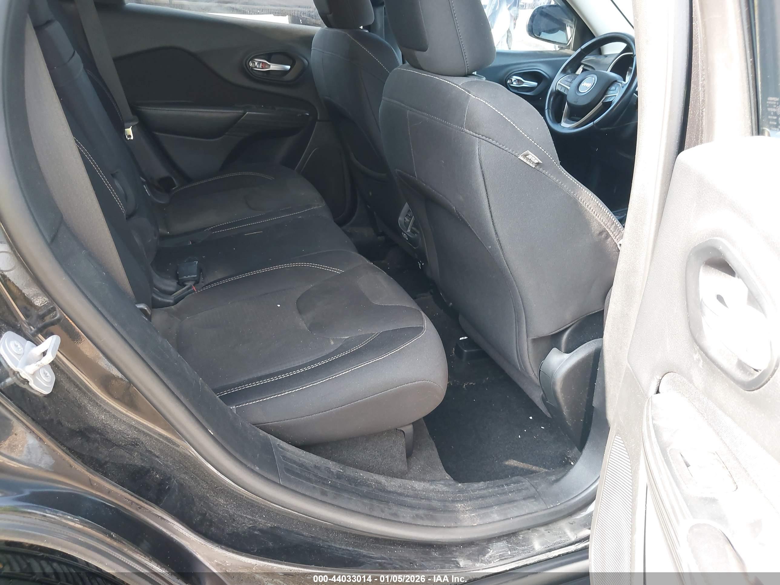 JEEP CHEROKEE image 8