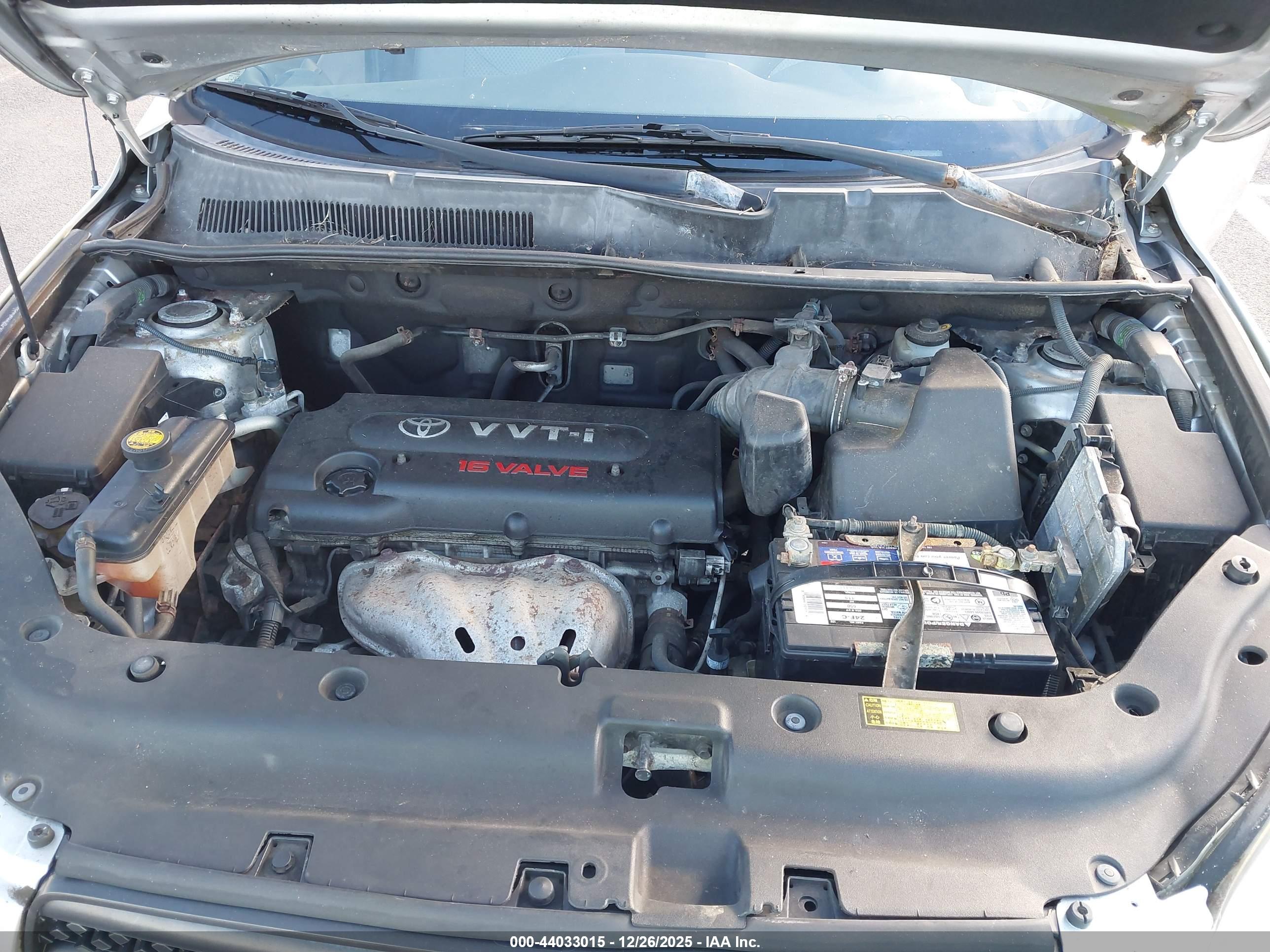 TOYOTA RAV4 image 10
