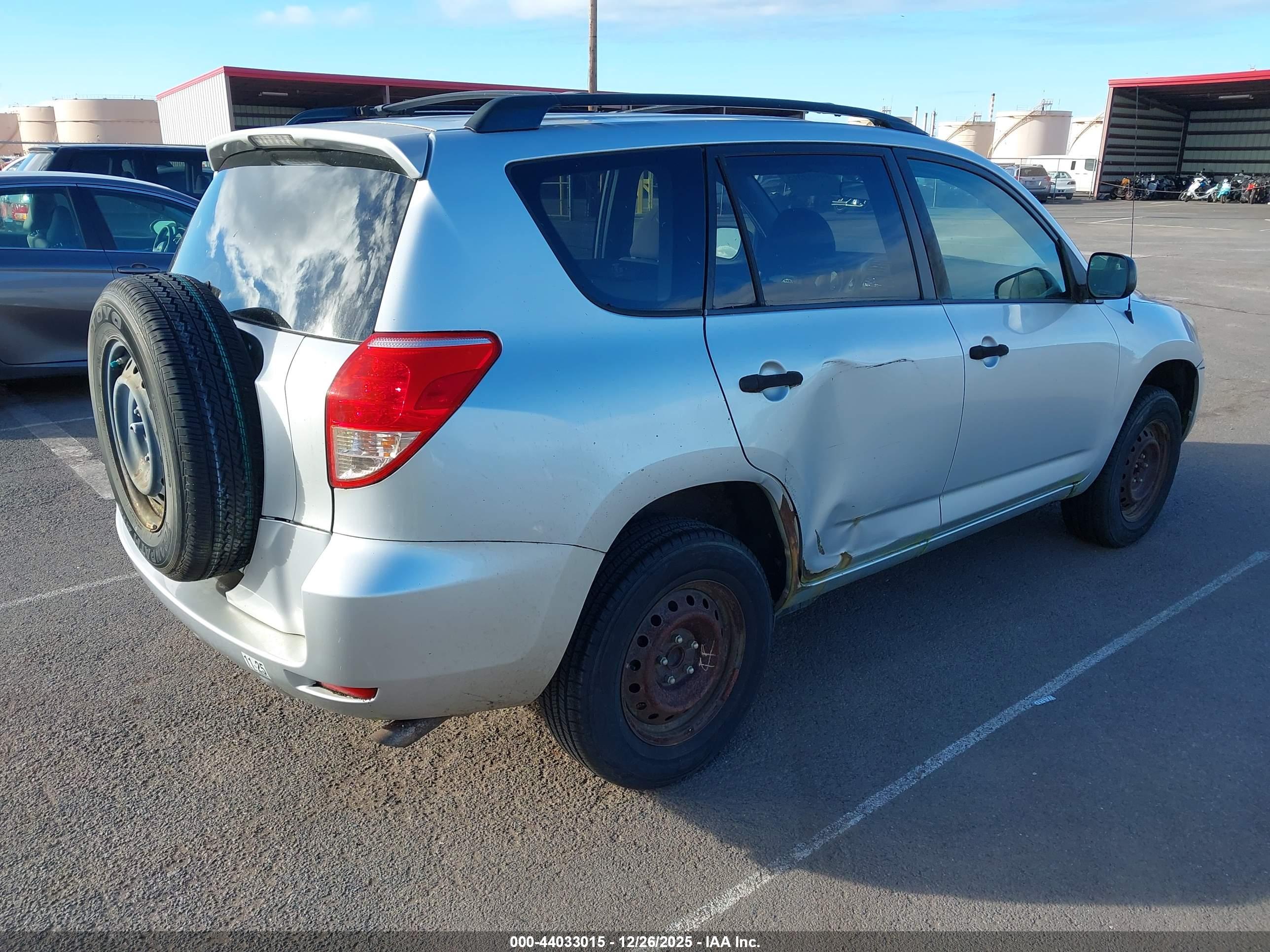 TOYOTA RAV4 image 4