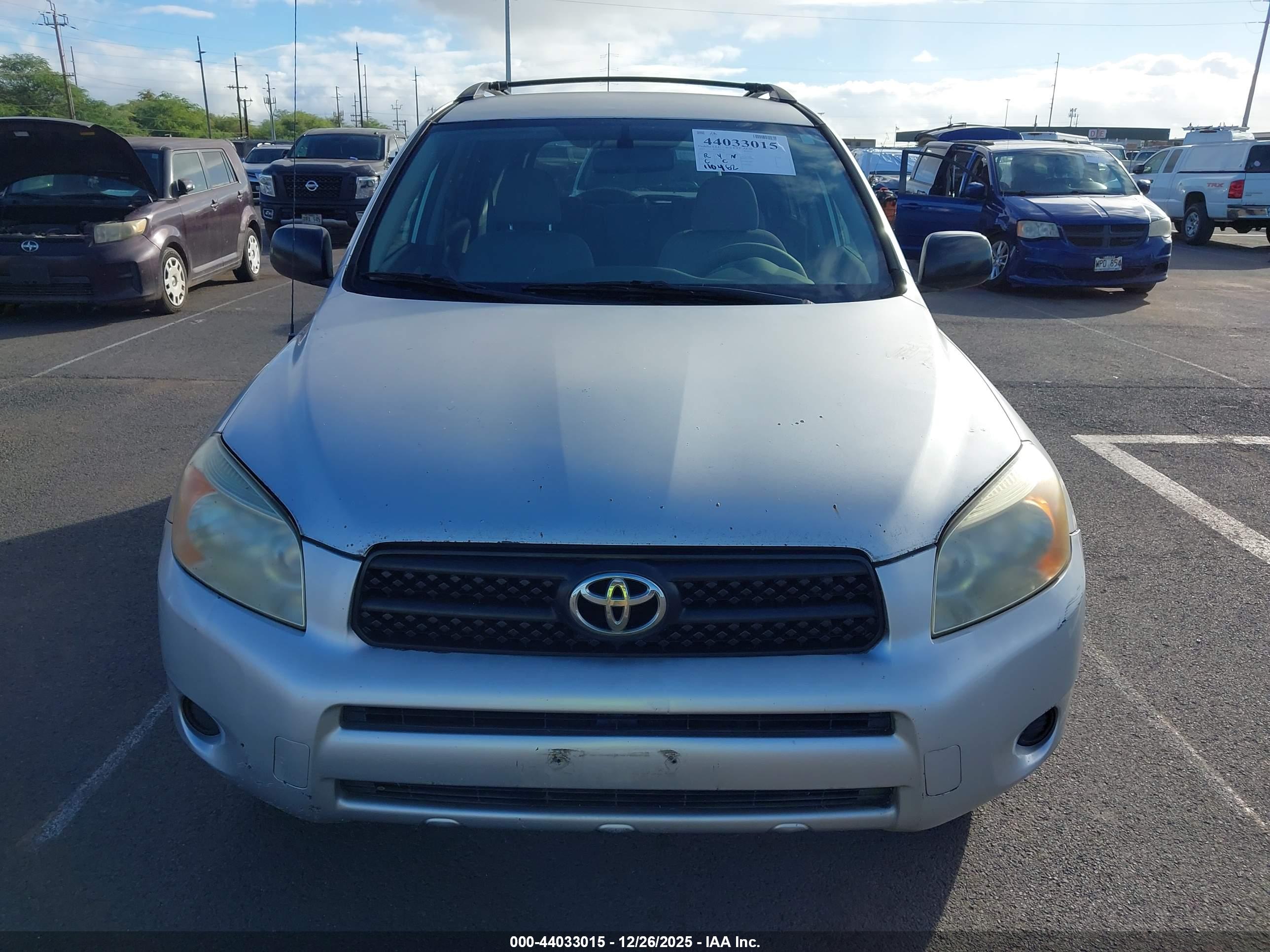 TOYOTA RAV4 image 6