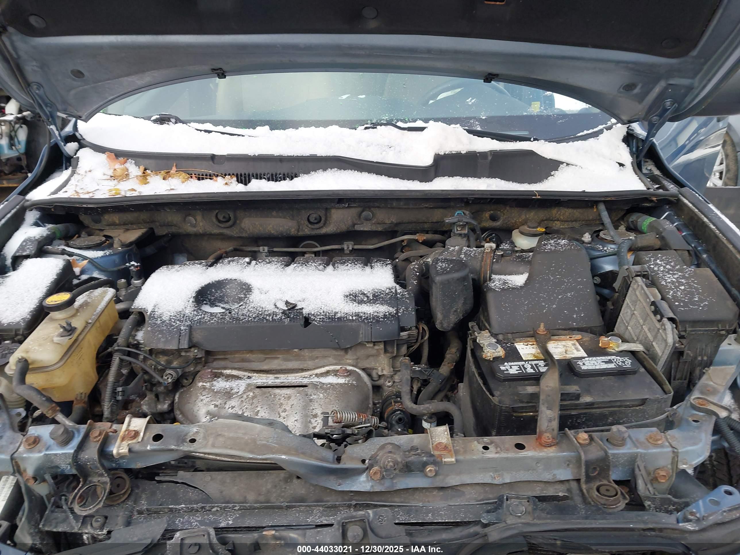 TOYOTA RAV4 image 10