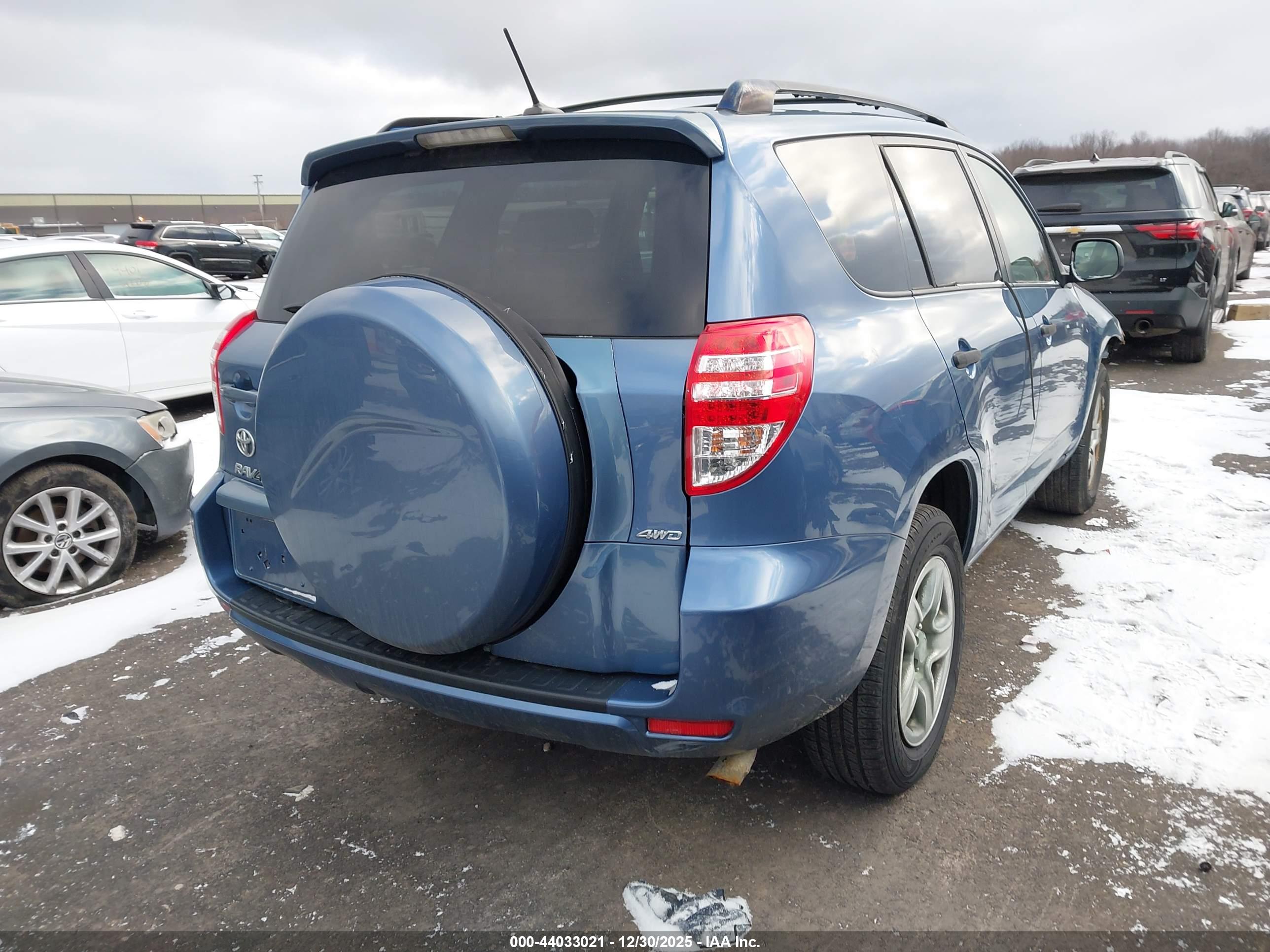 TOYOTA RAV4 image 4