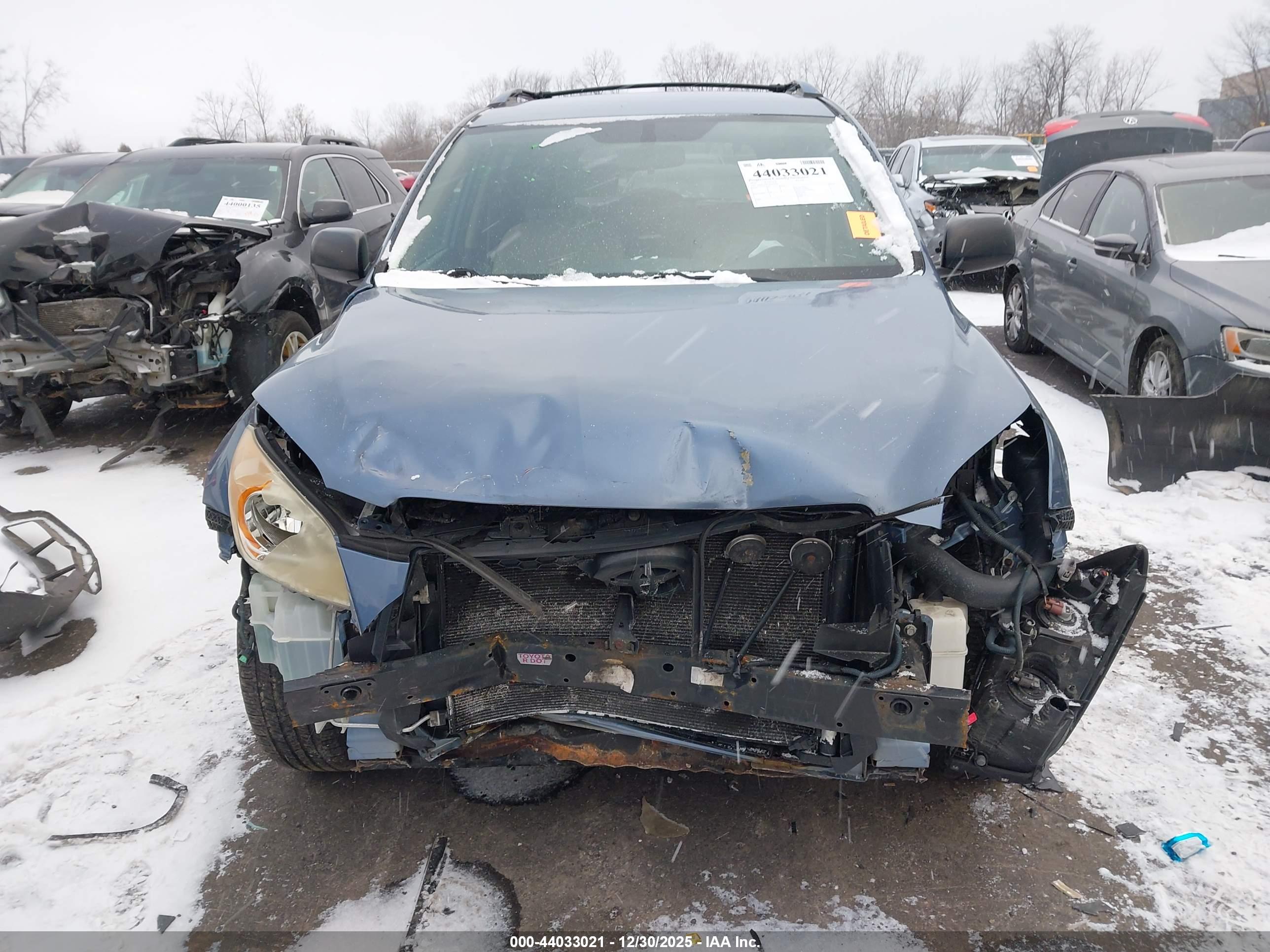 TOYOTA RAV4 image 6
