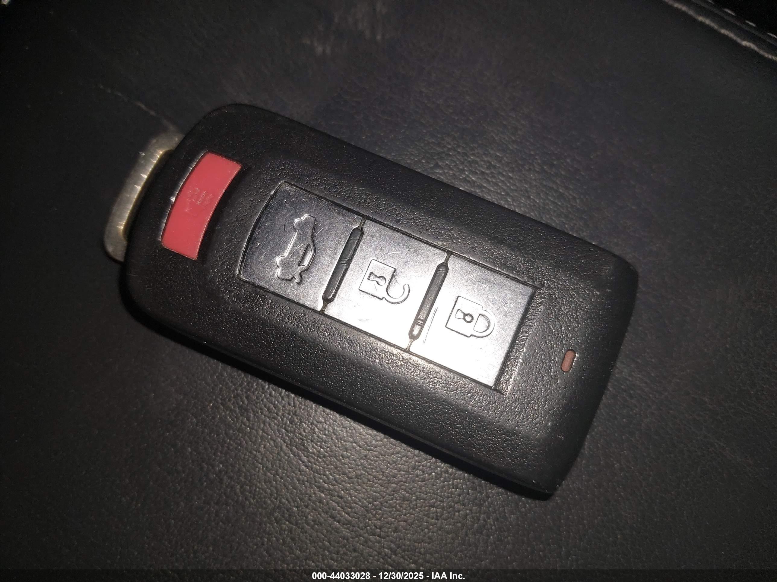 MITSUBISHI OUTLANDER image 11