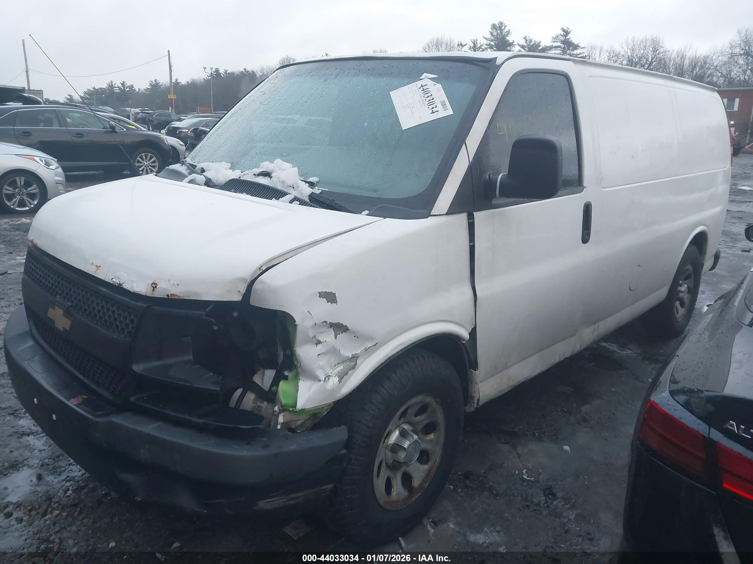 CHEVROLET EXPRESS image 2
