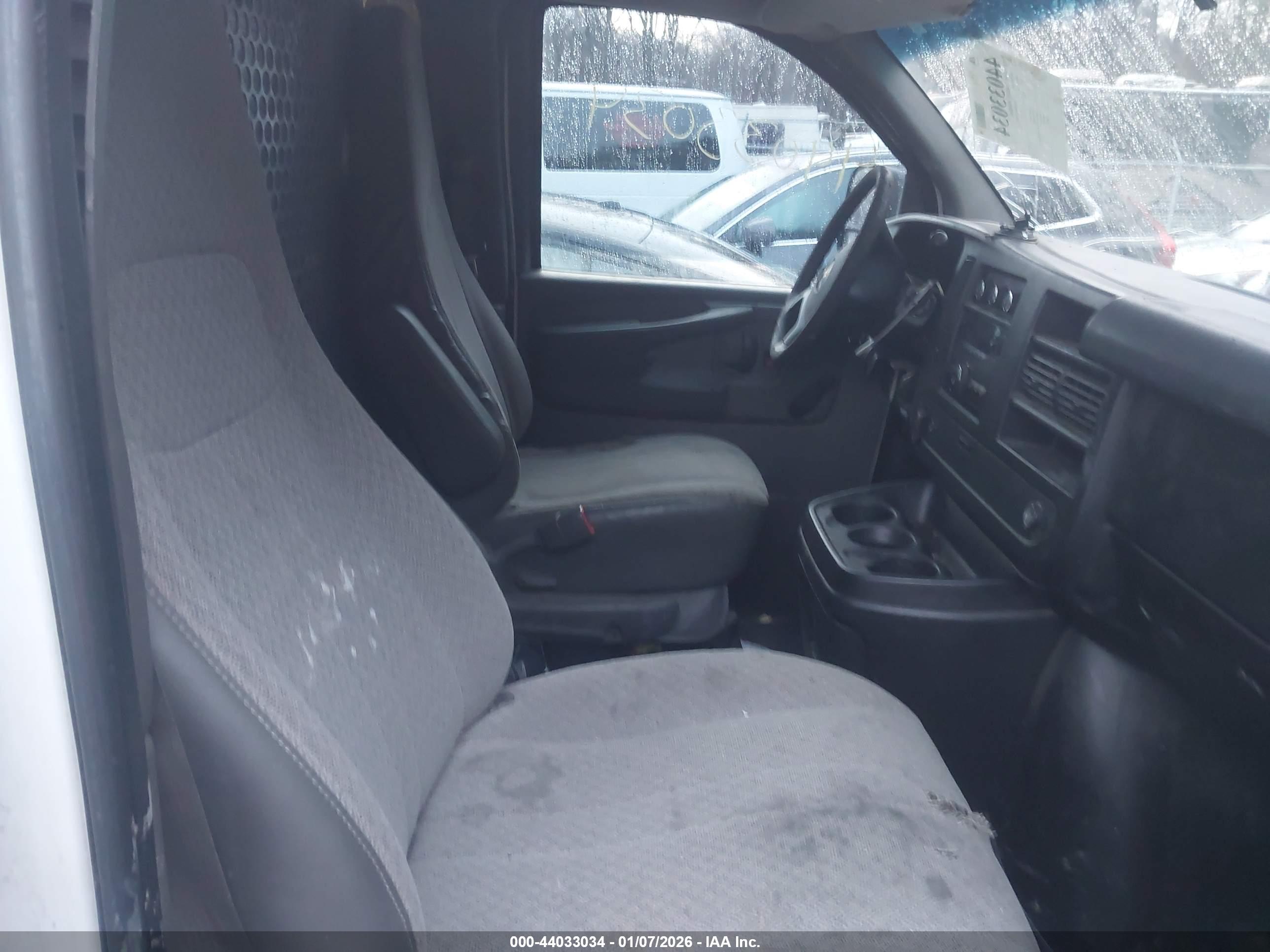 CHEVROLET EXPRESS image 5