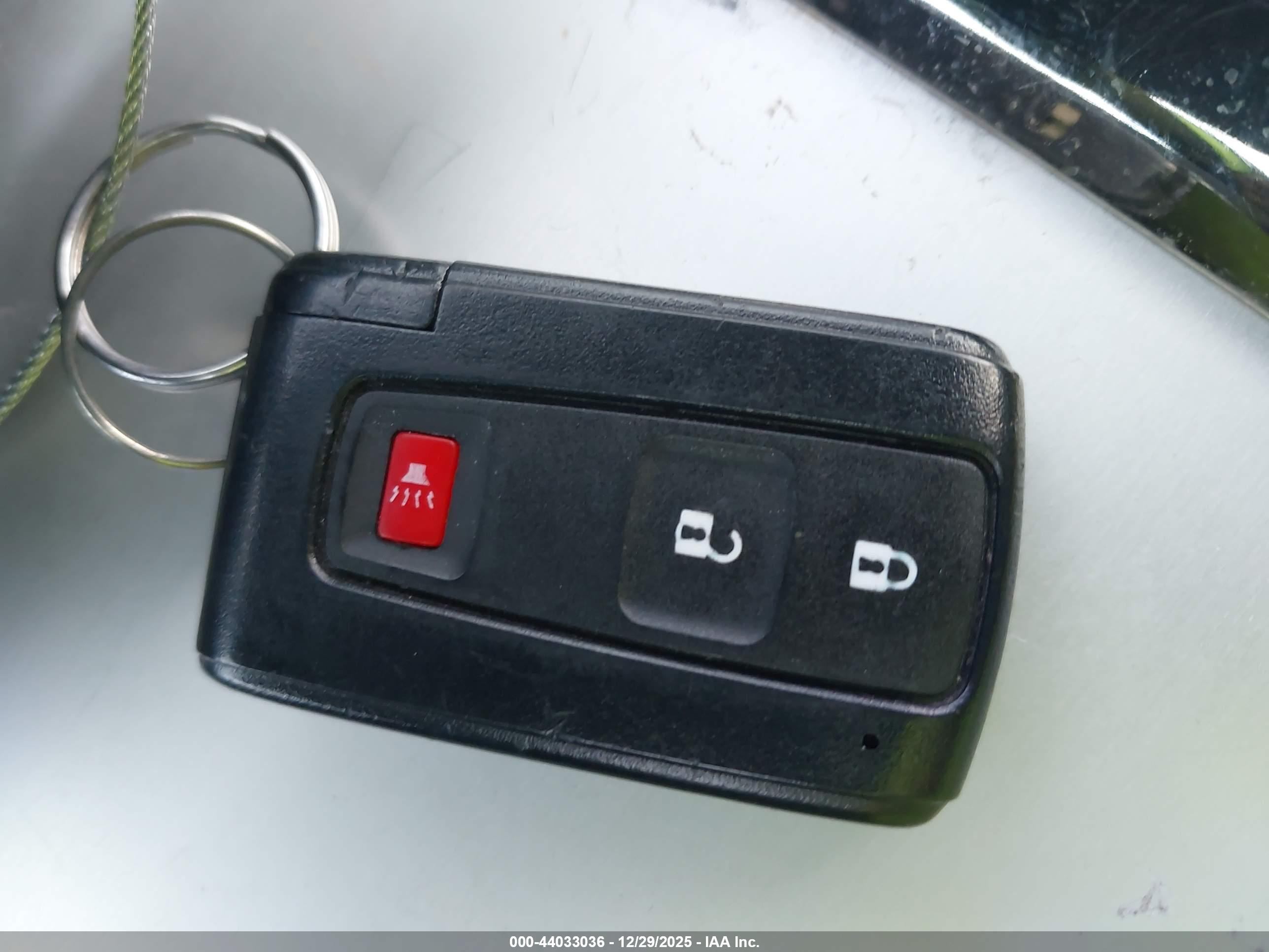 TOYOTA PRIUS image 11