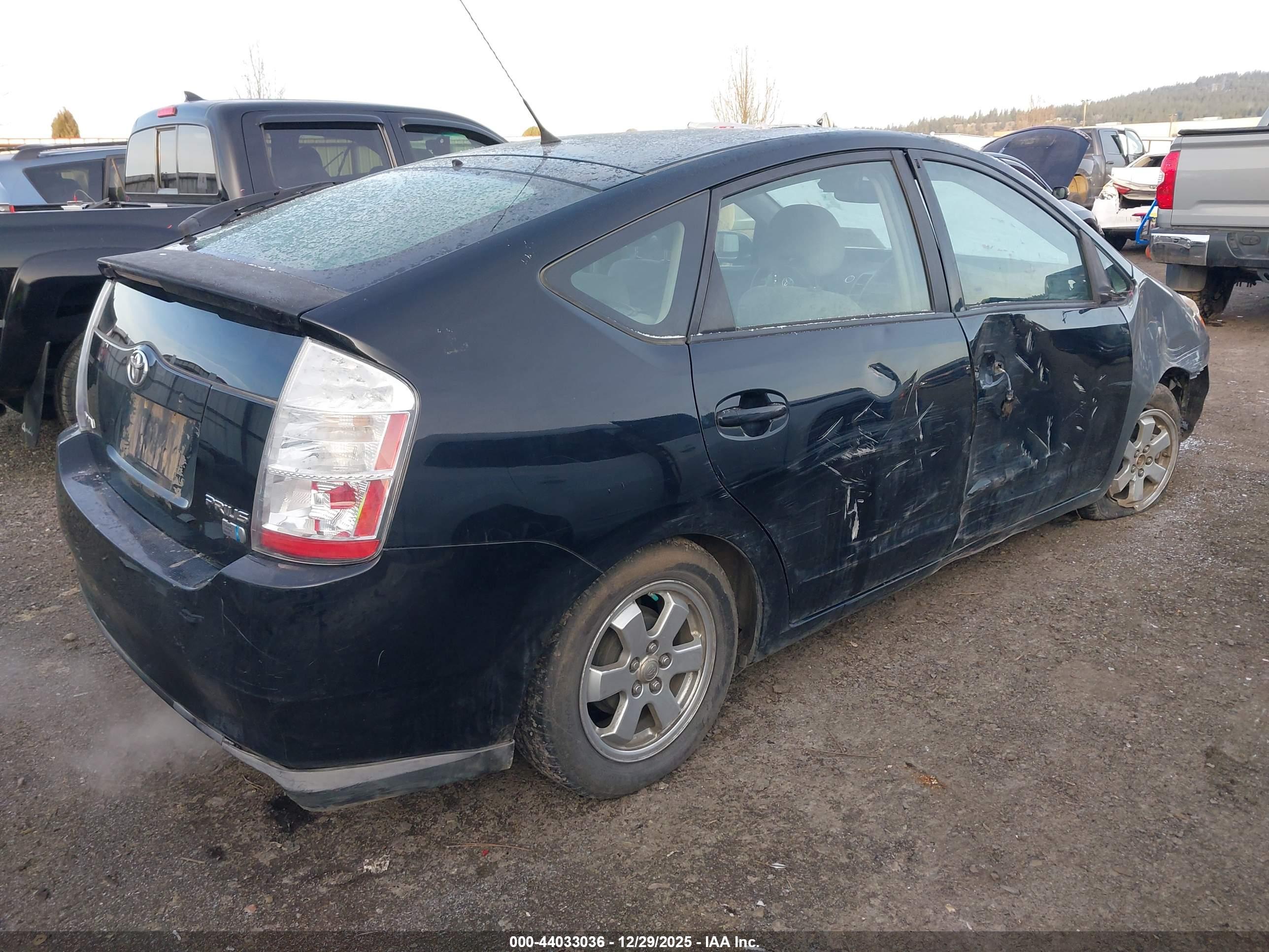 TOYOTA PRIUS image 4