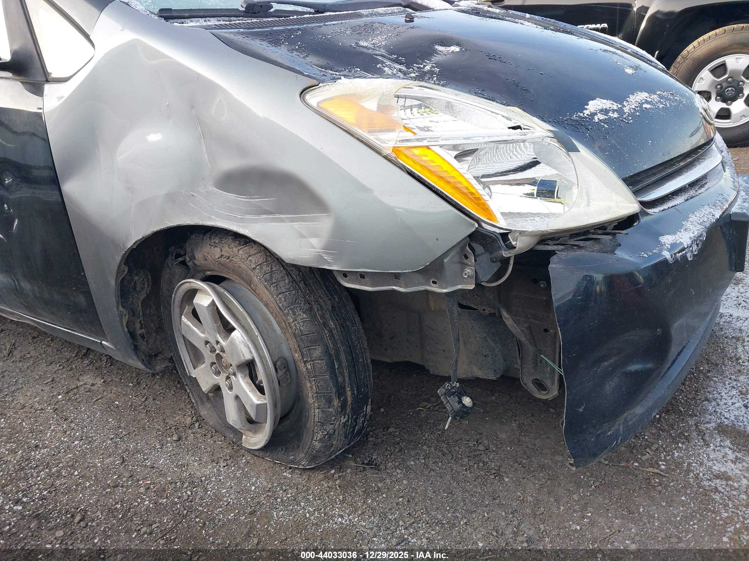 TOYOTA PRIUS image 6