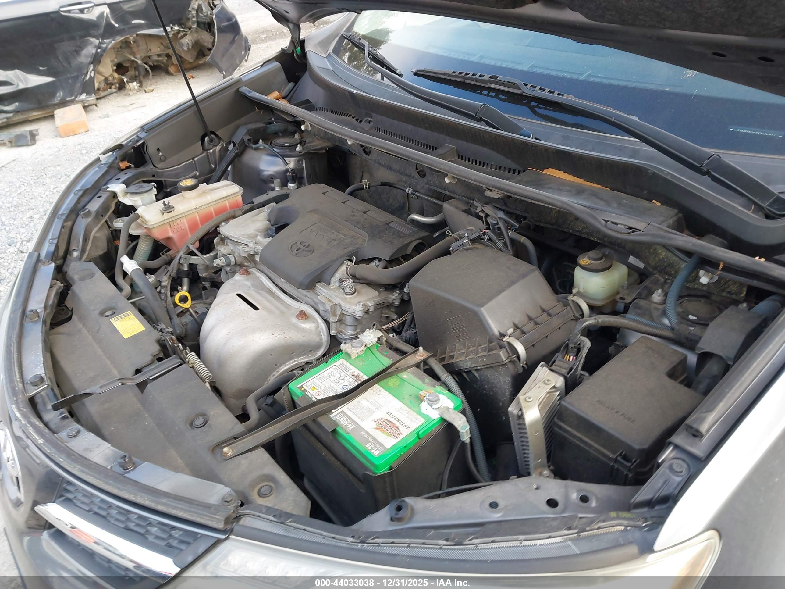 TOYOTA RAV4 image 10