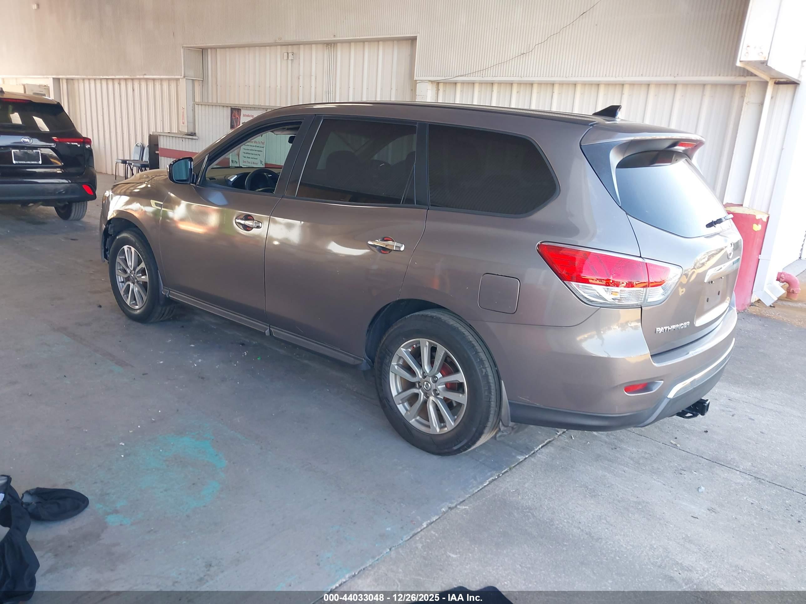 NISSAN PATHFINDER image 3