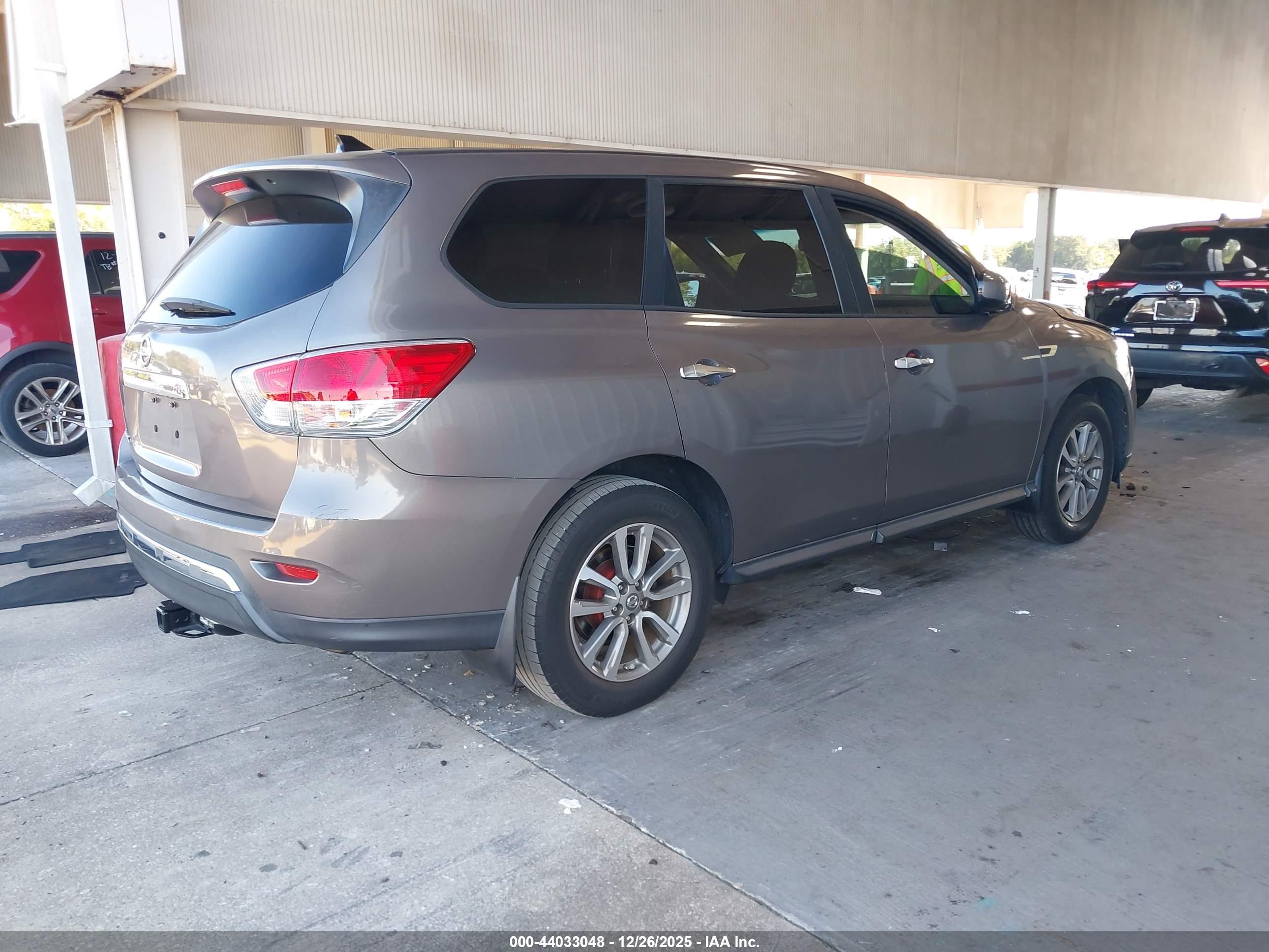 NISSAN PATHFINDER image 4