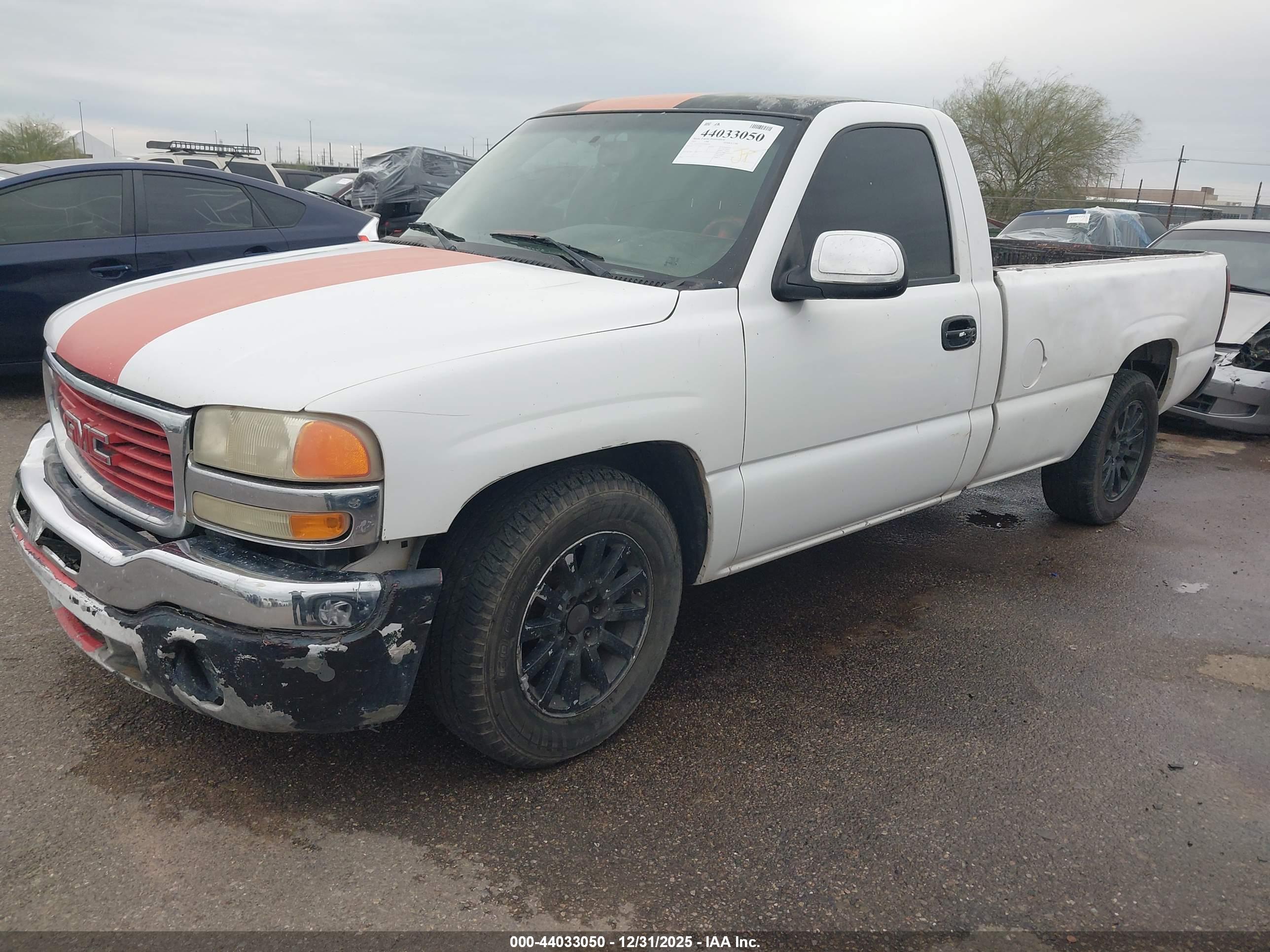 GMC SIERRA image 2