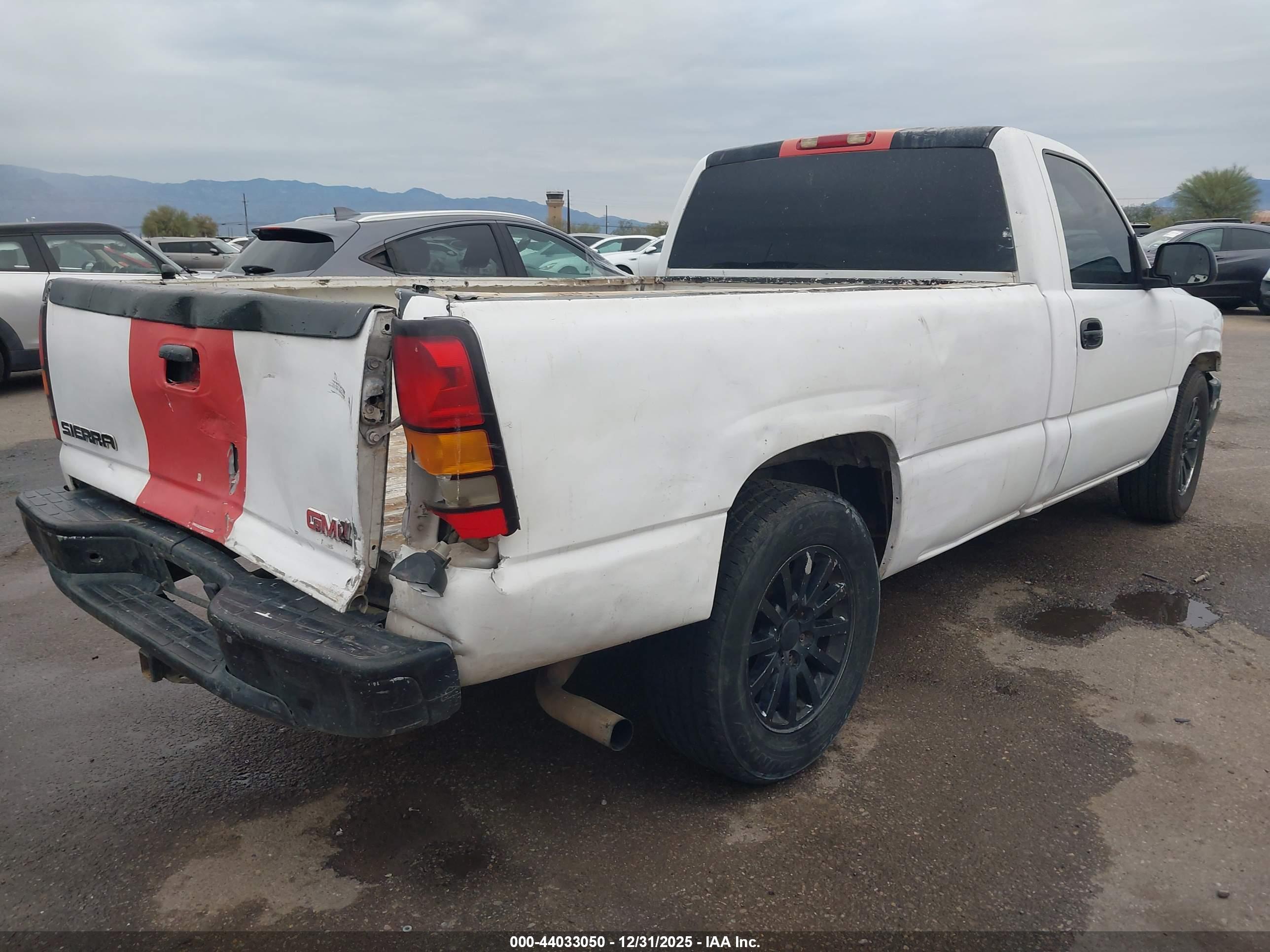 GMC SIERRA image 4