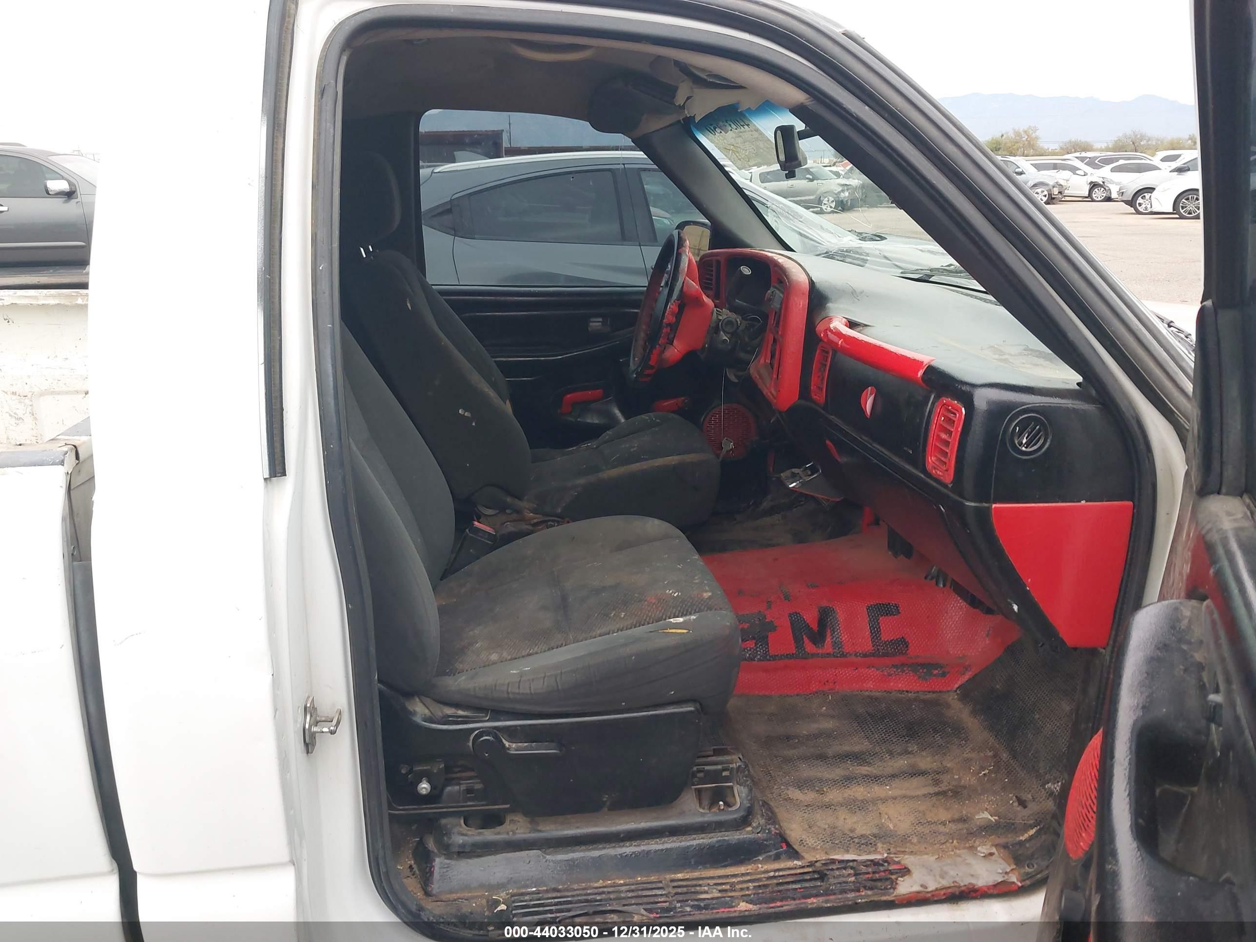 GMC SIERRA image 5