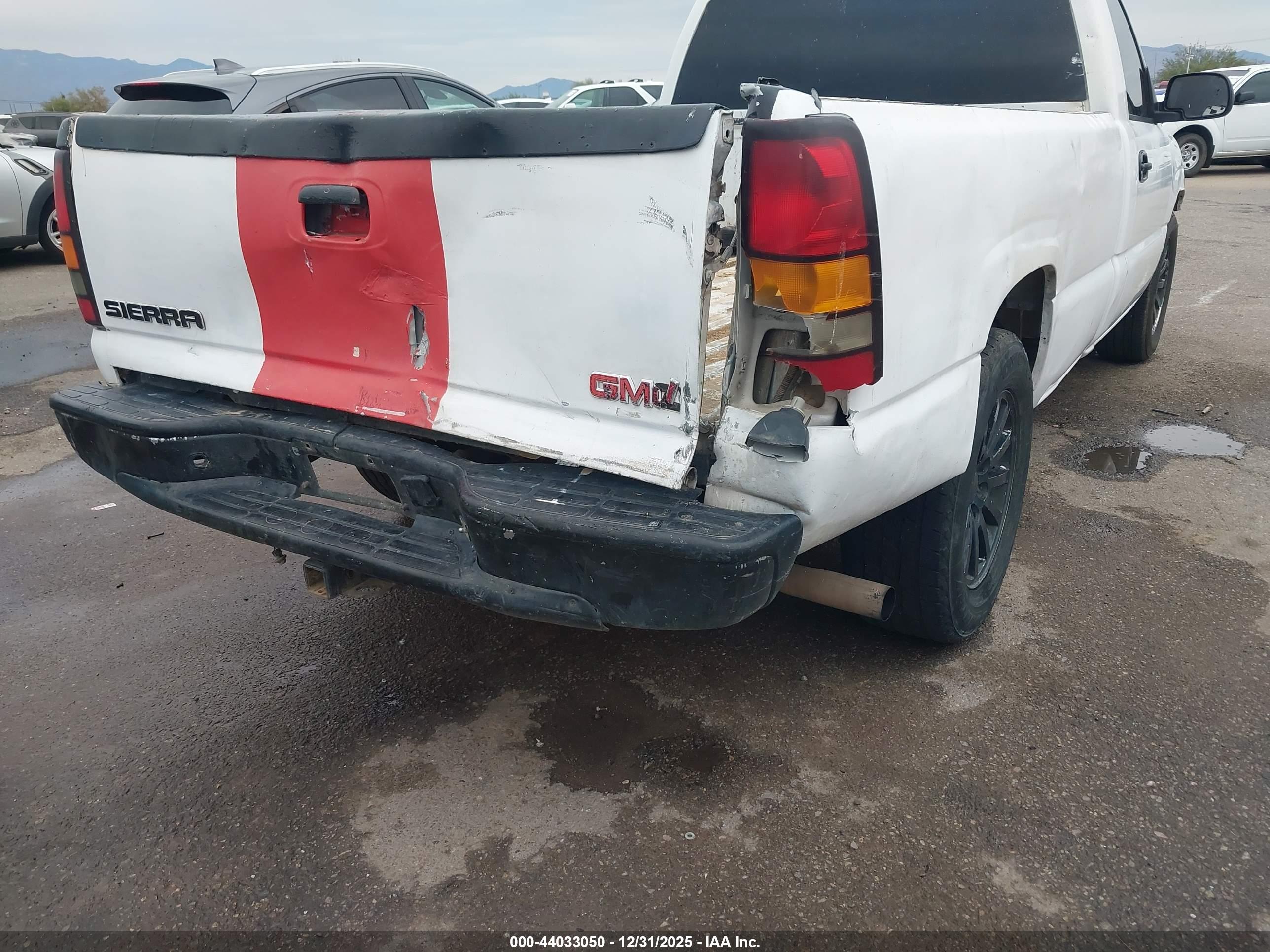 GMC SIERRA image 6