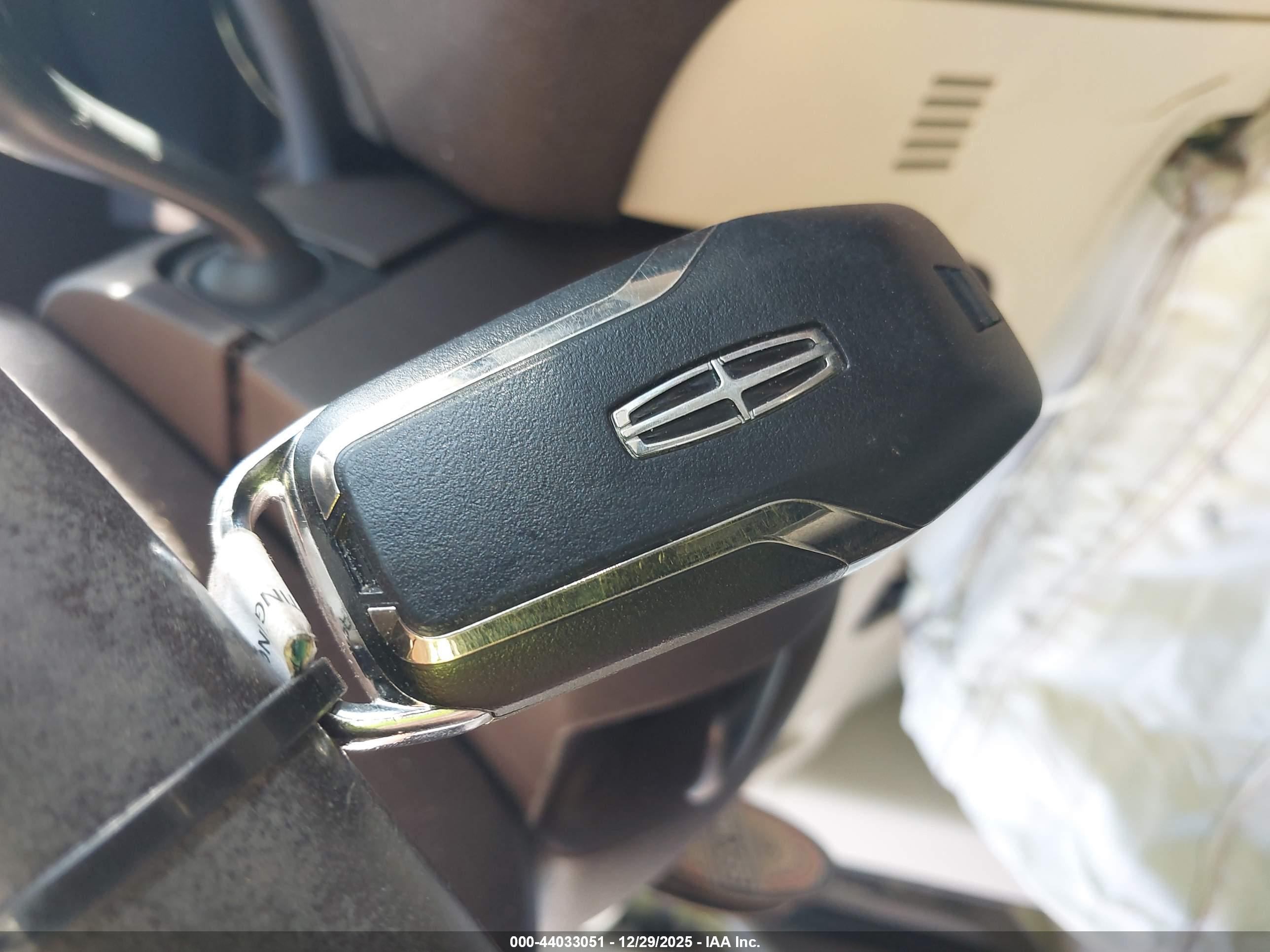 LINCOLN MKC image 11