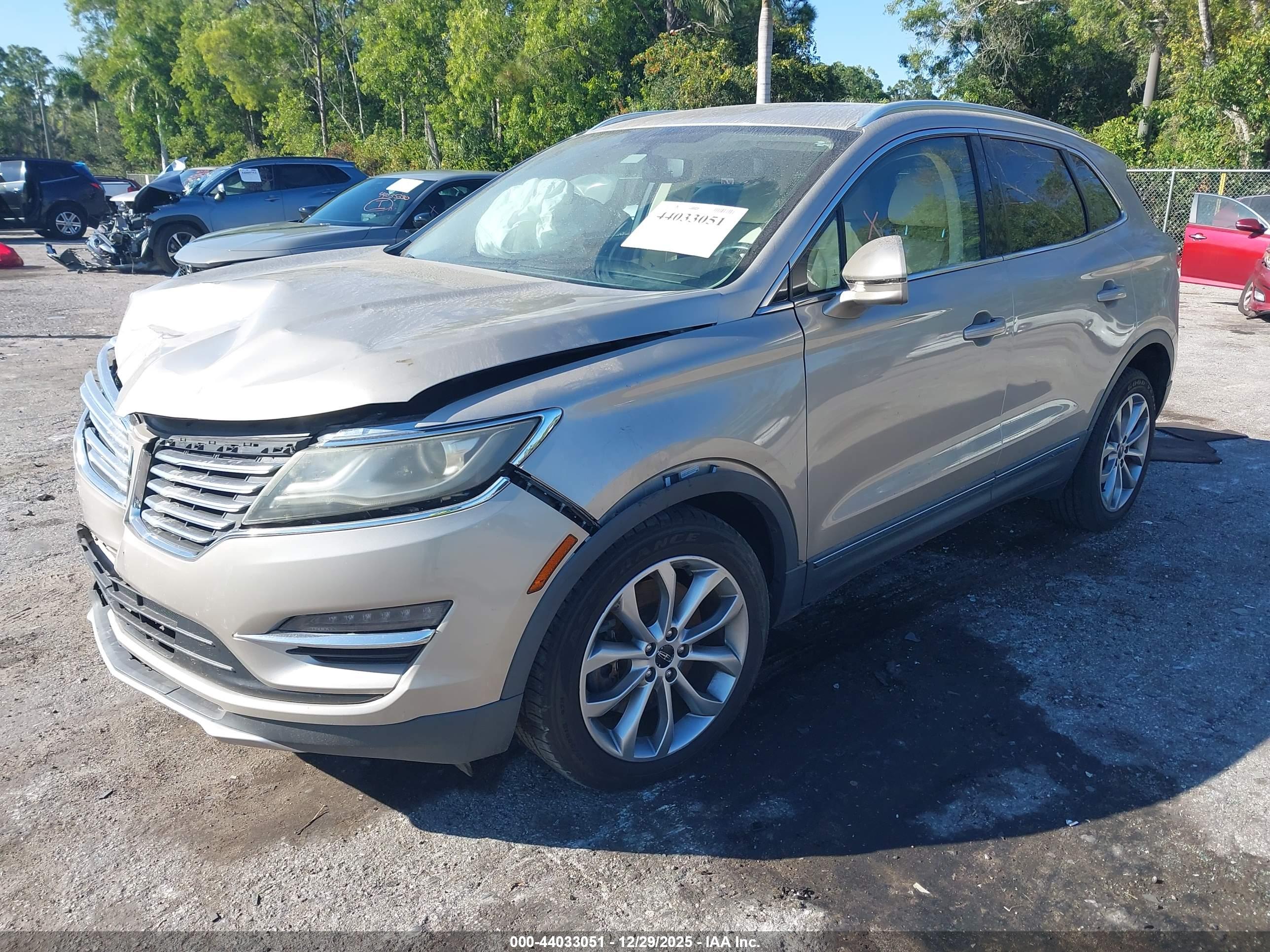 LINCOLN MKC image 2