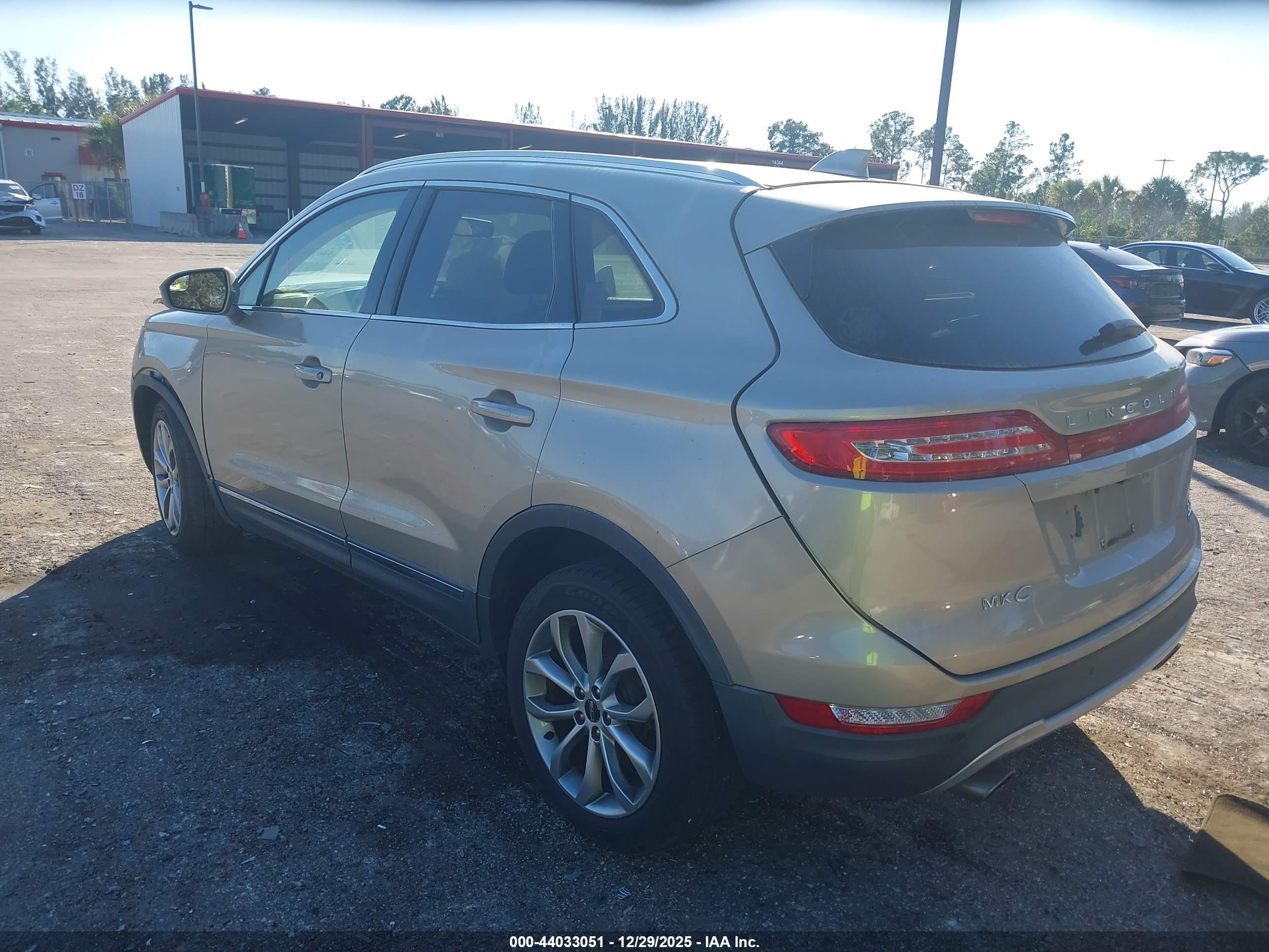 LINCOLN MKC image 3