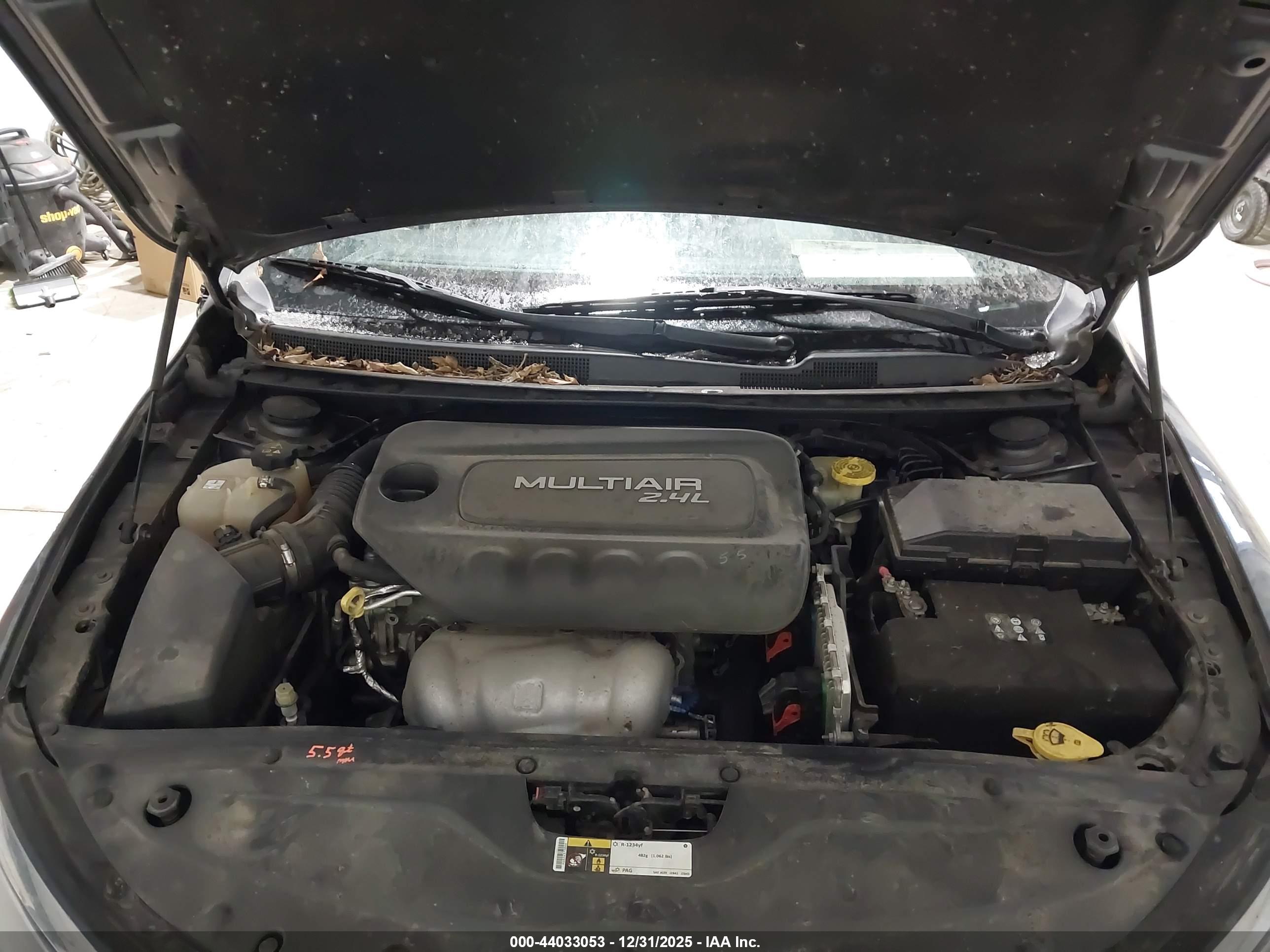 CHRYSLER 200 image 10