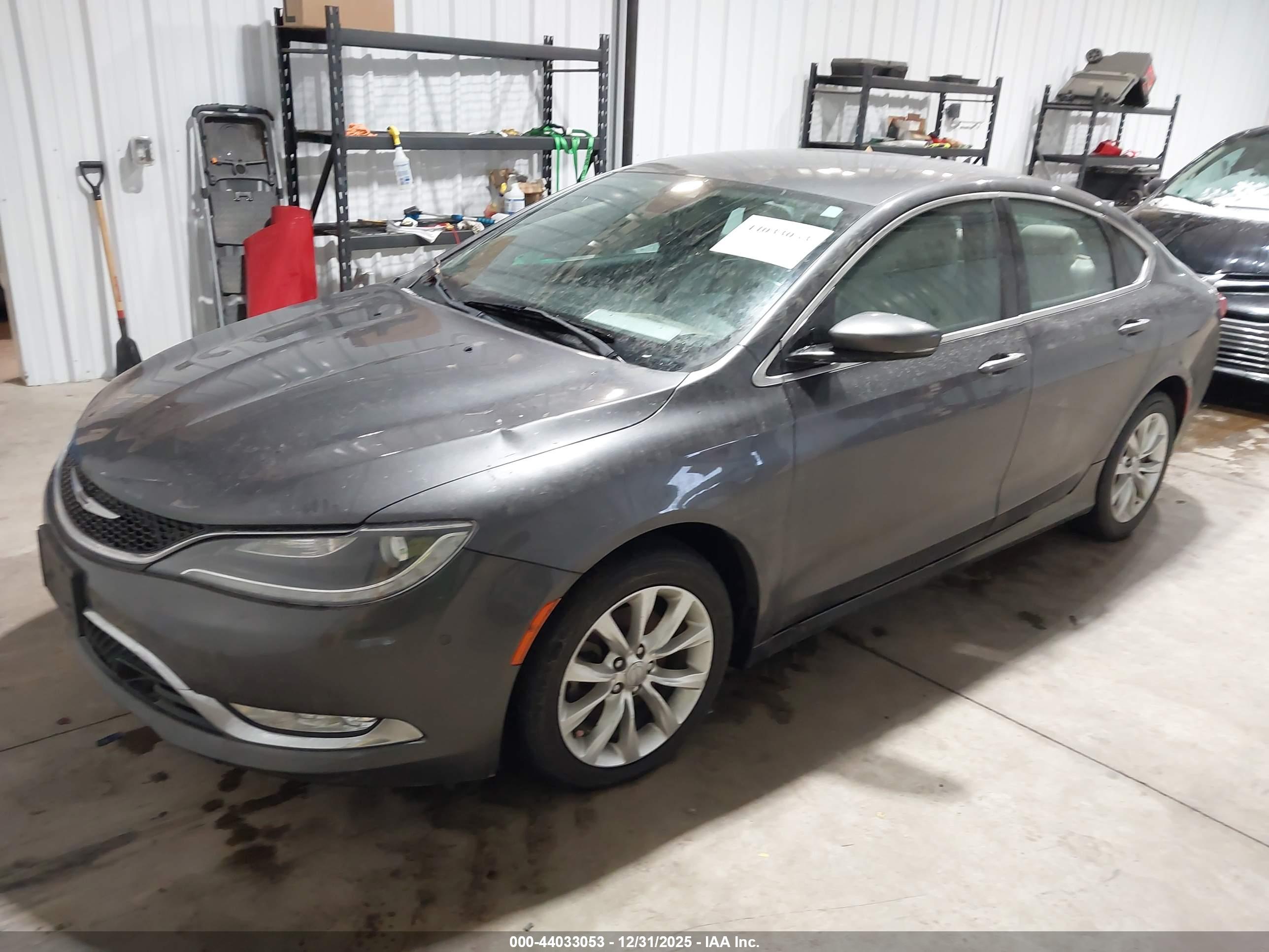 CHRYSLER 200 image 2