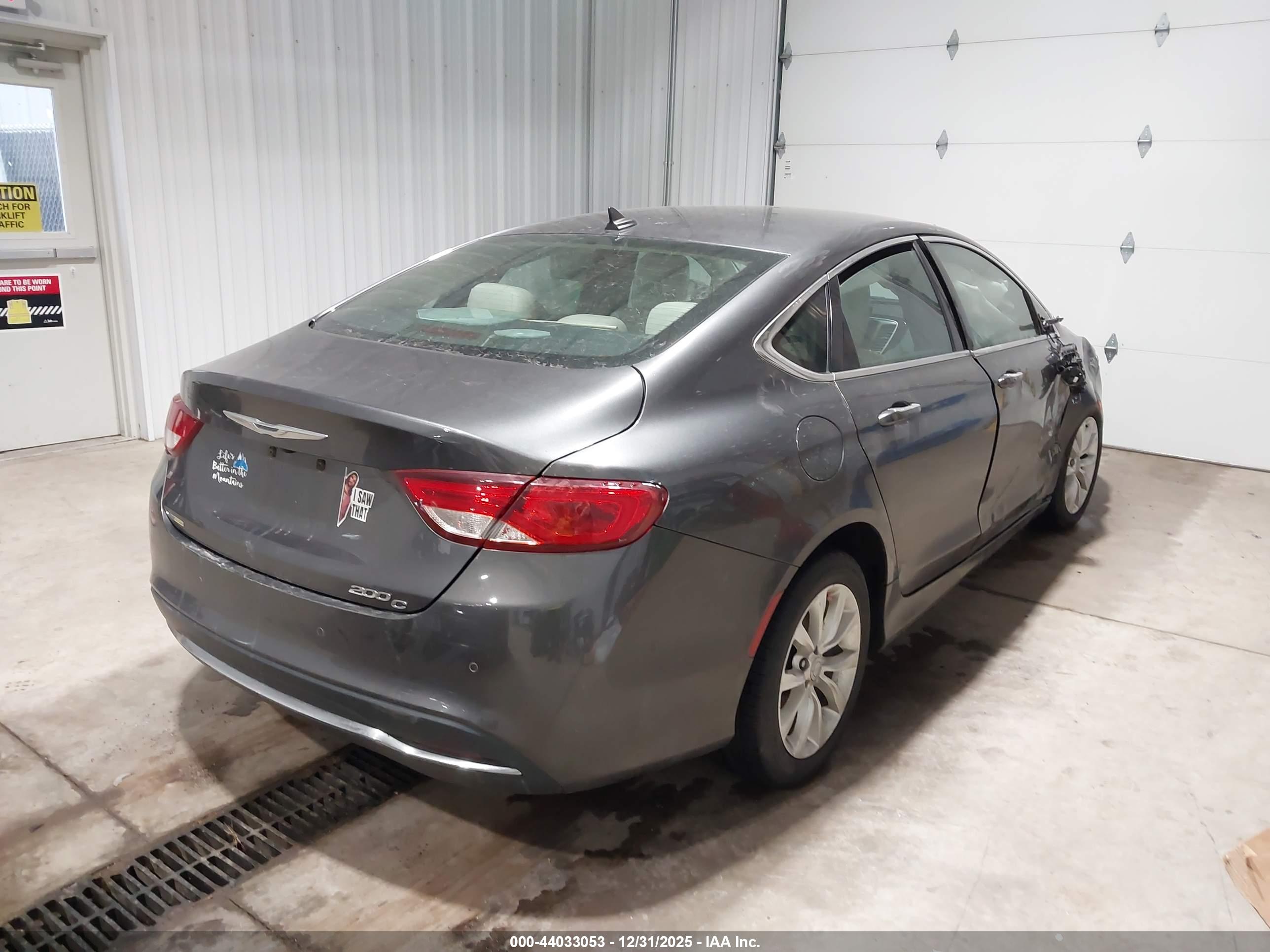 CHRYSLER 200 image 4