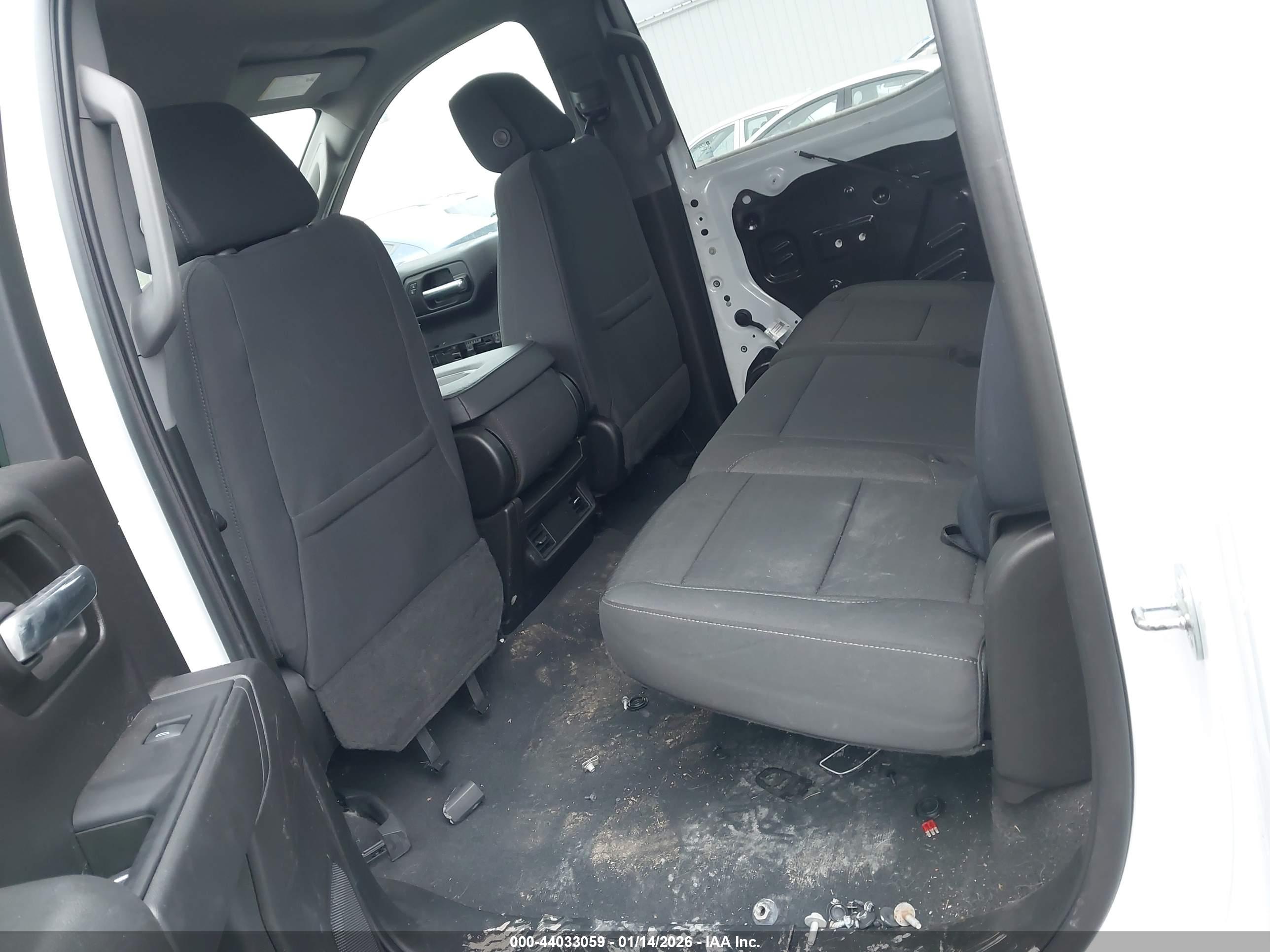 CHEVROLET SILVERADO image 8