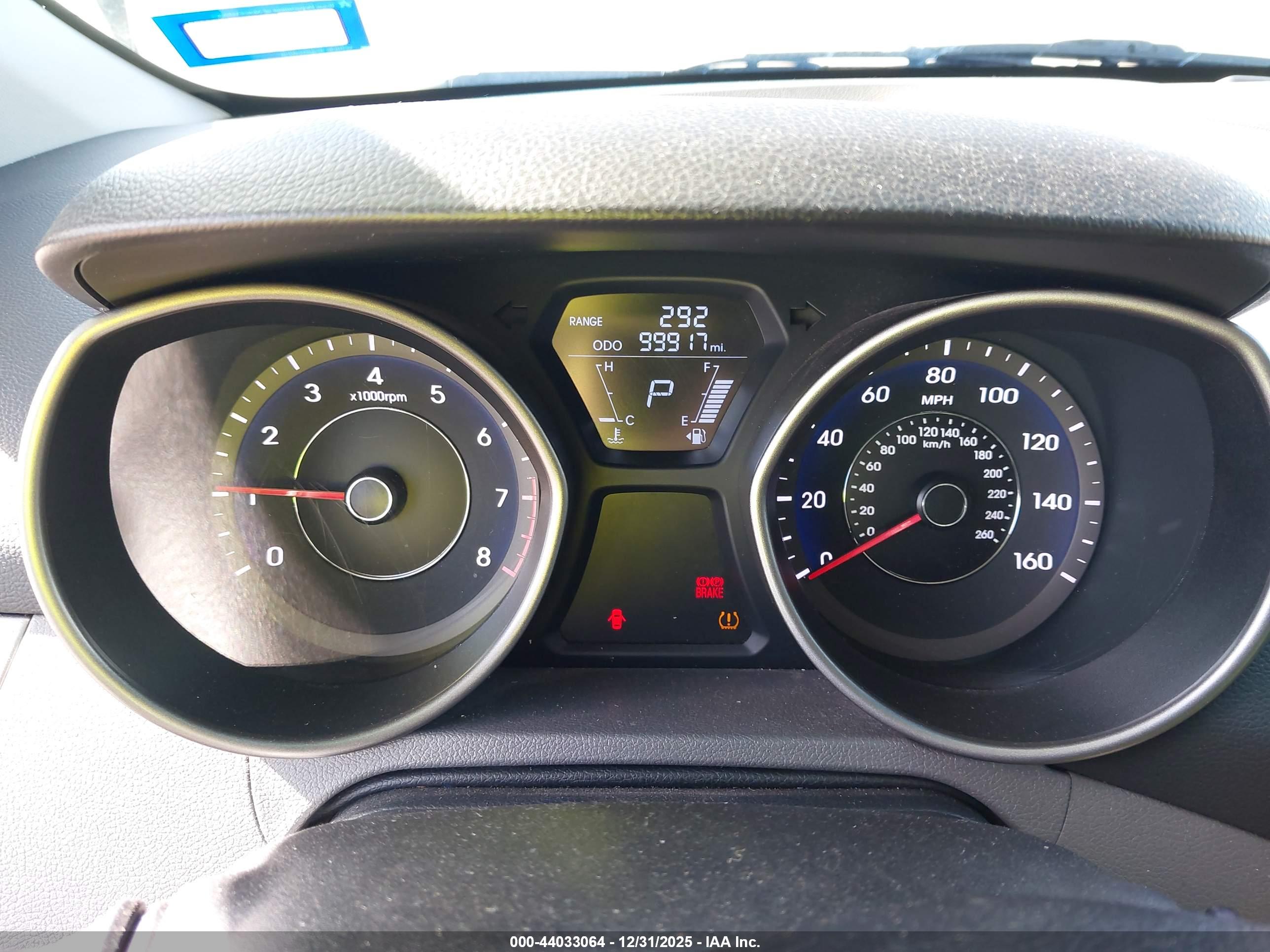 HYUNDAI ELANTRA image 7