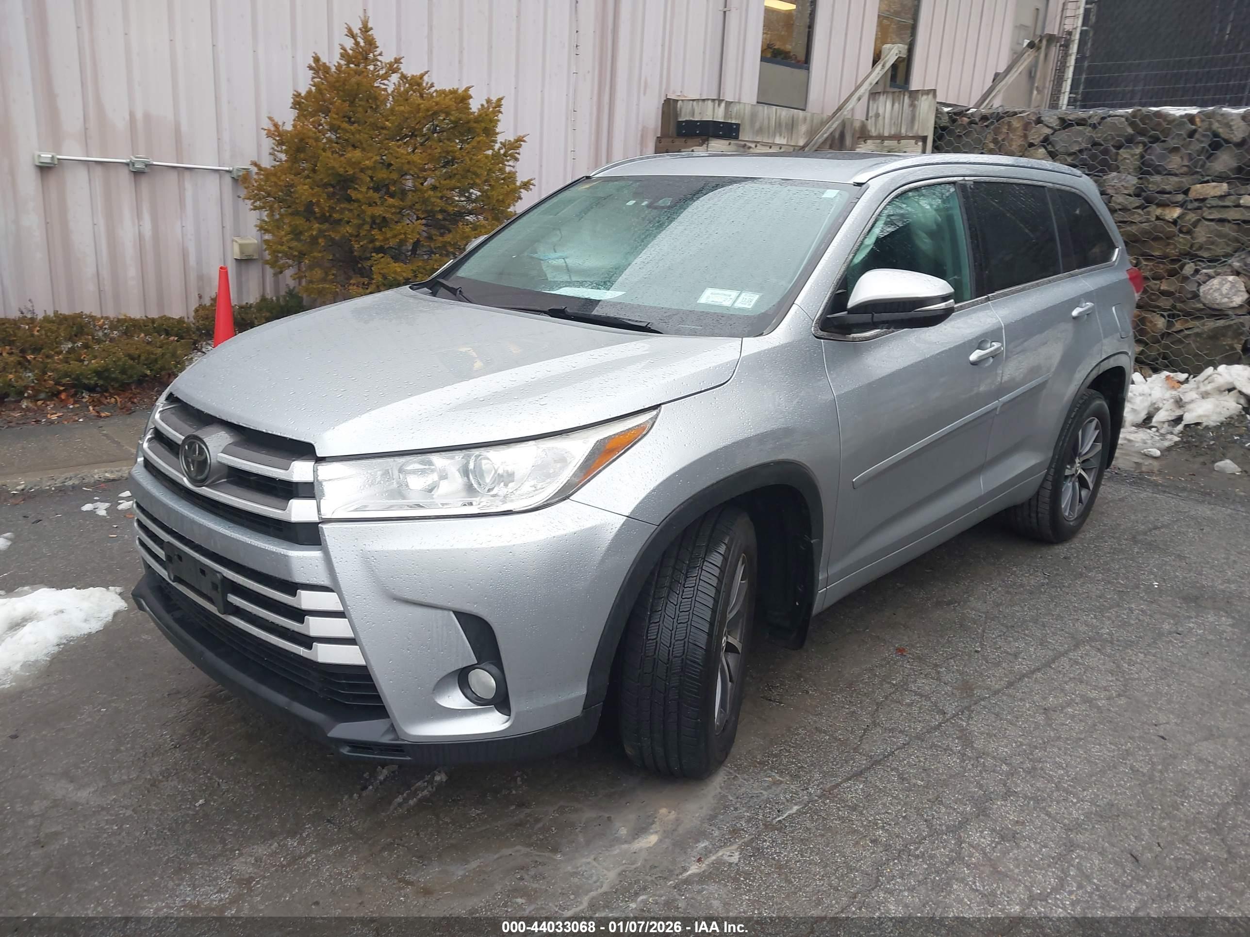 TOYOTA HIGHLANDER image 2
