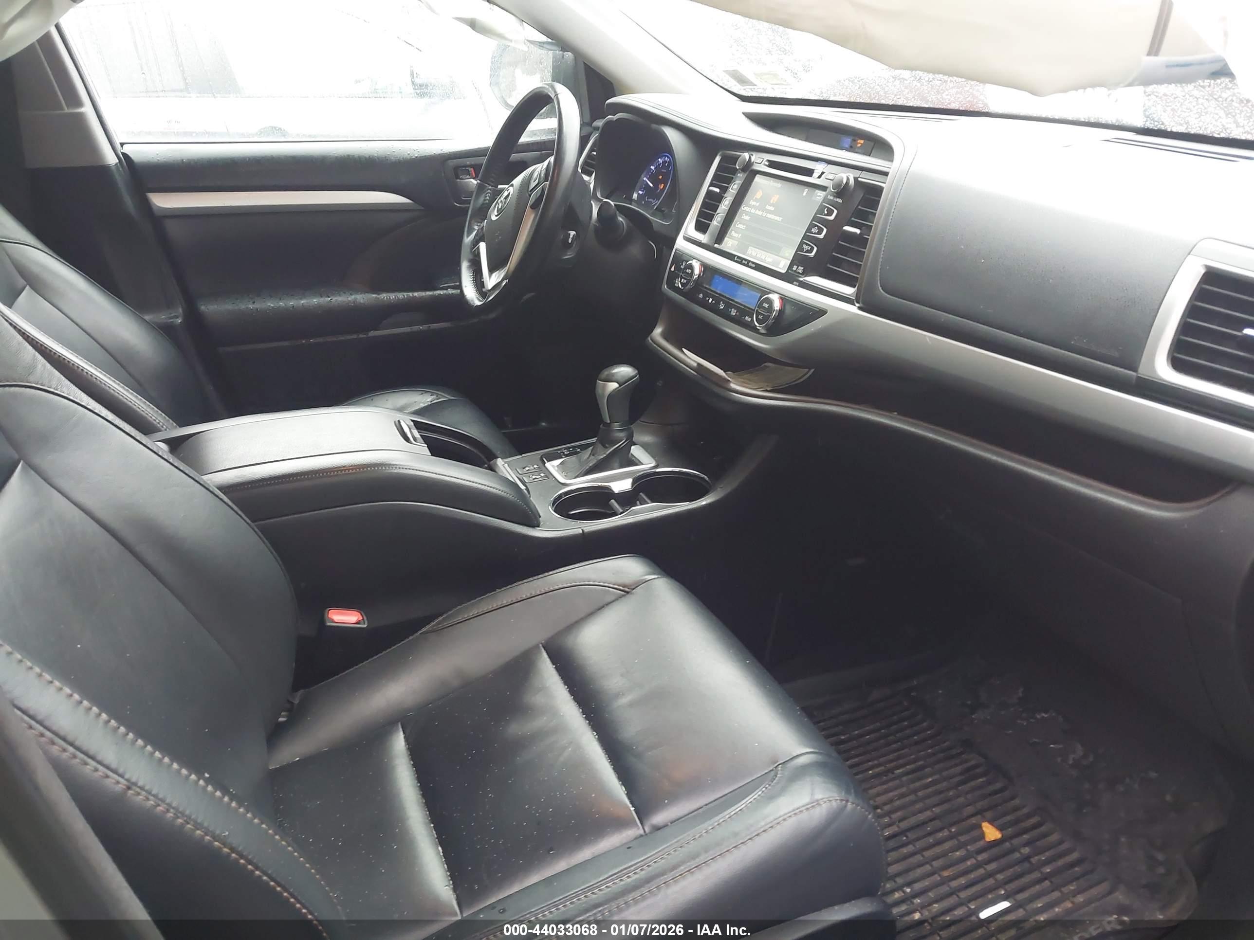 TOYOTA HIGHLANDER image 5