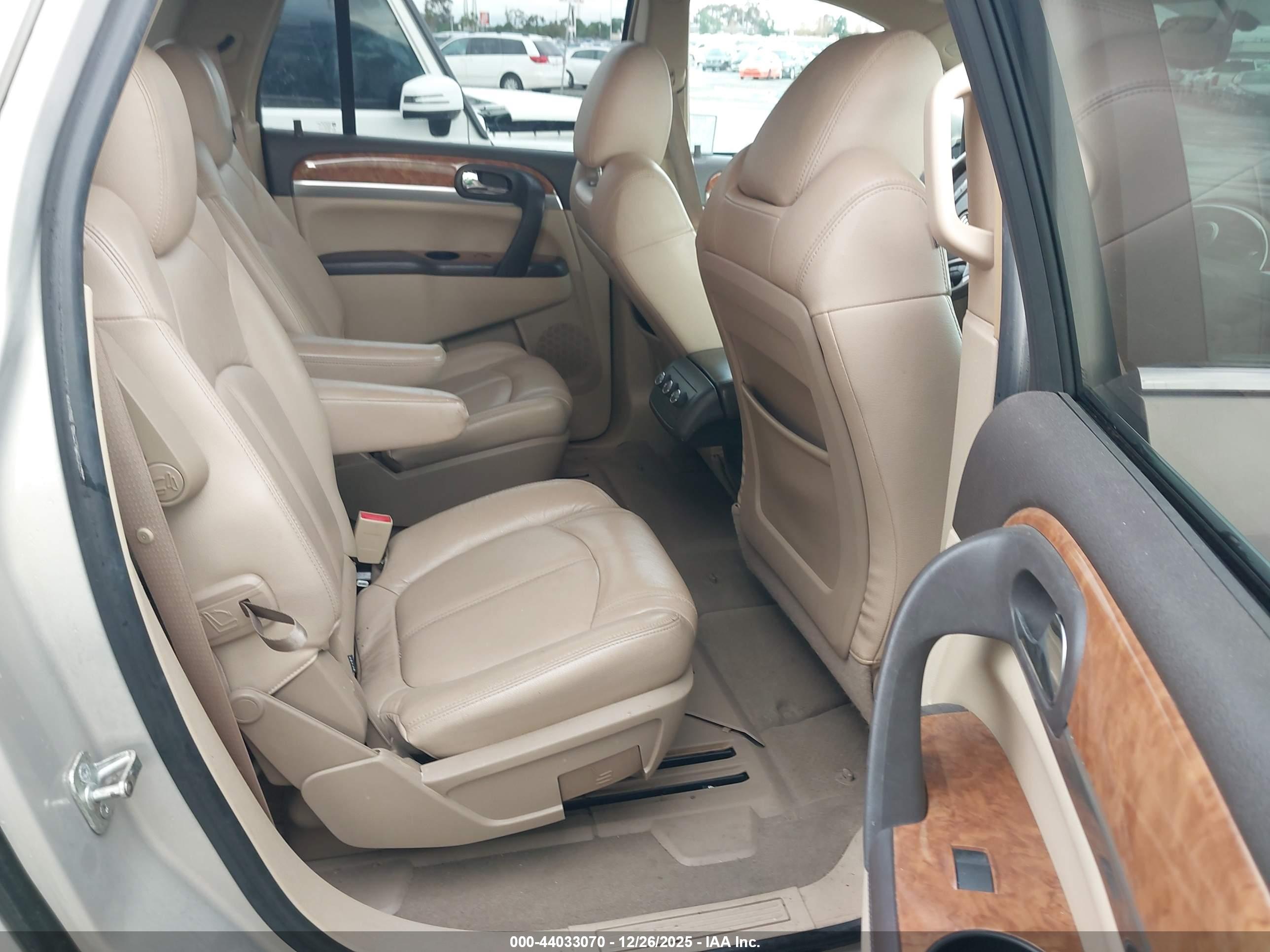 BUICK ENCLAVE image 8