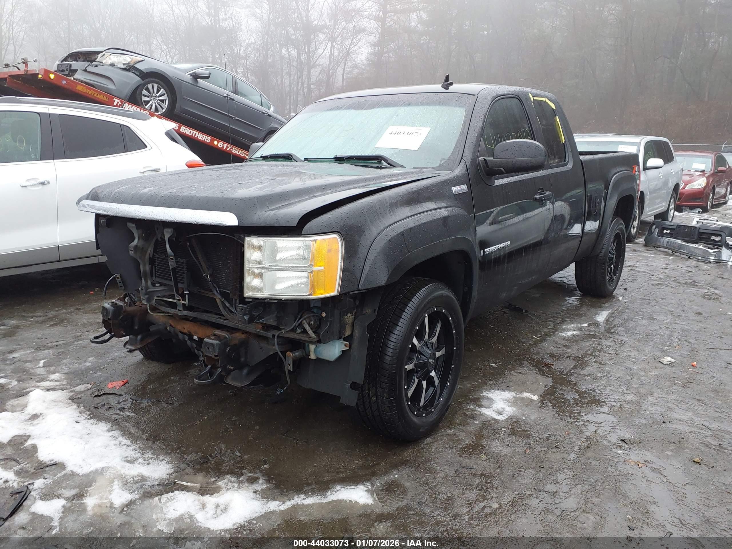 GMC SIERRA image 2