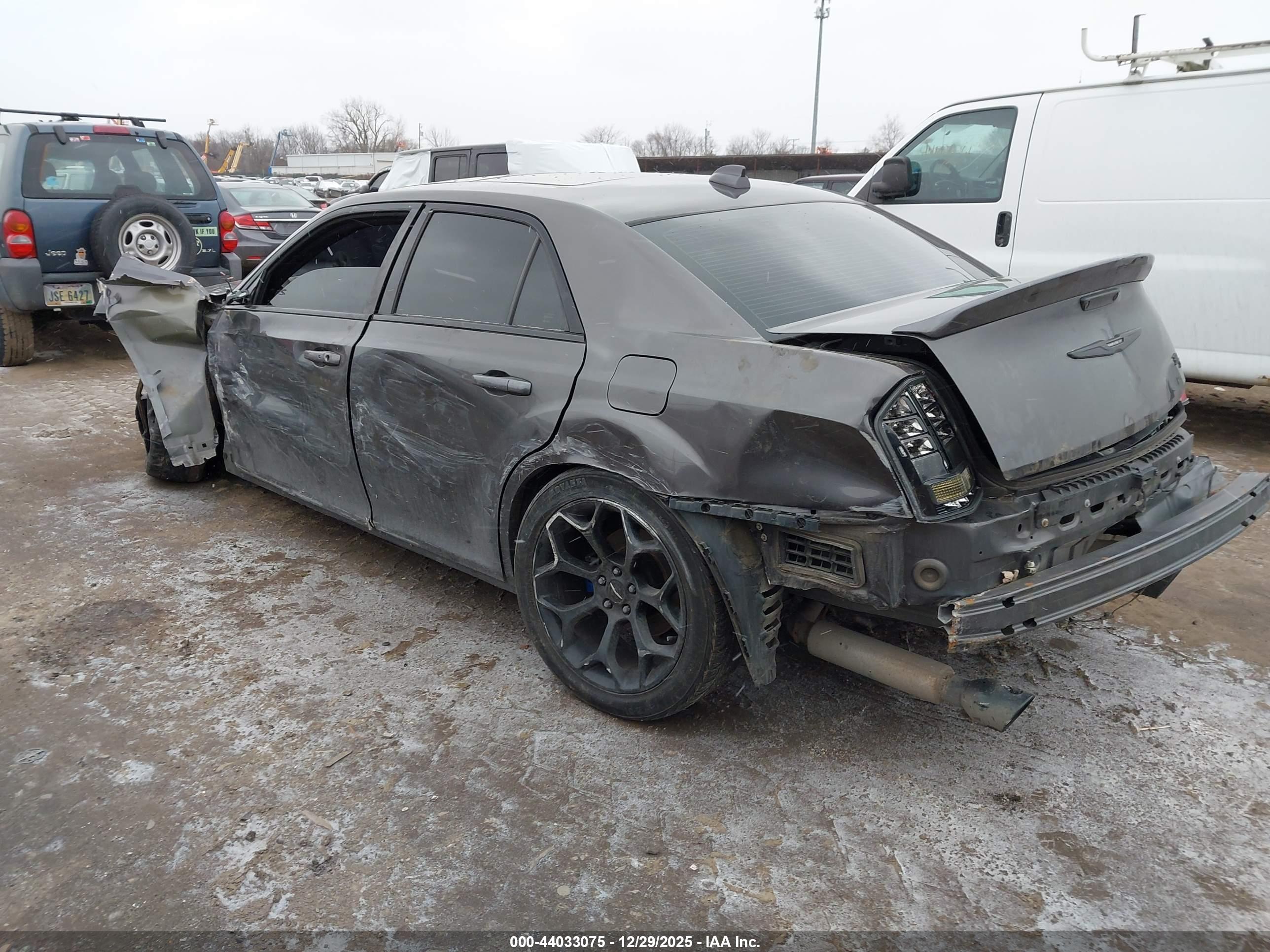 CHRYSLER 300 image 3