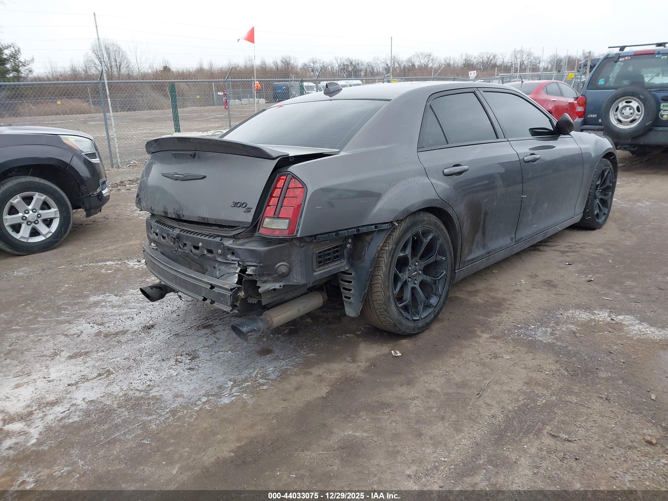 CHRYSLER 300 image 4