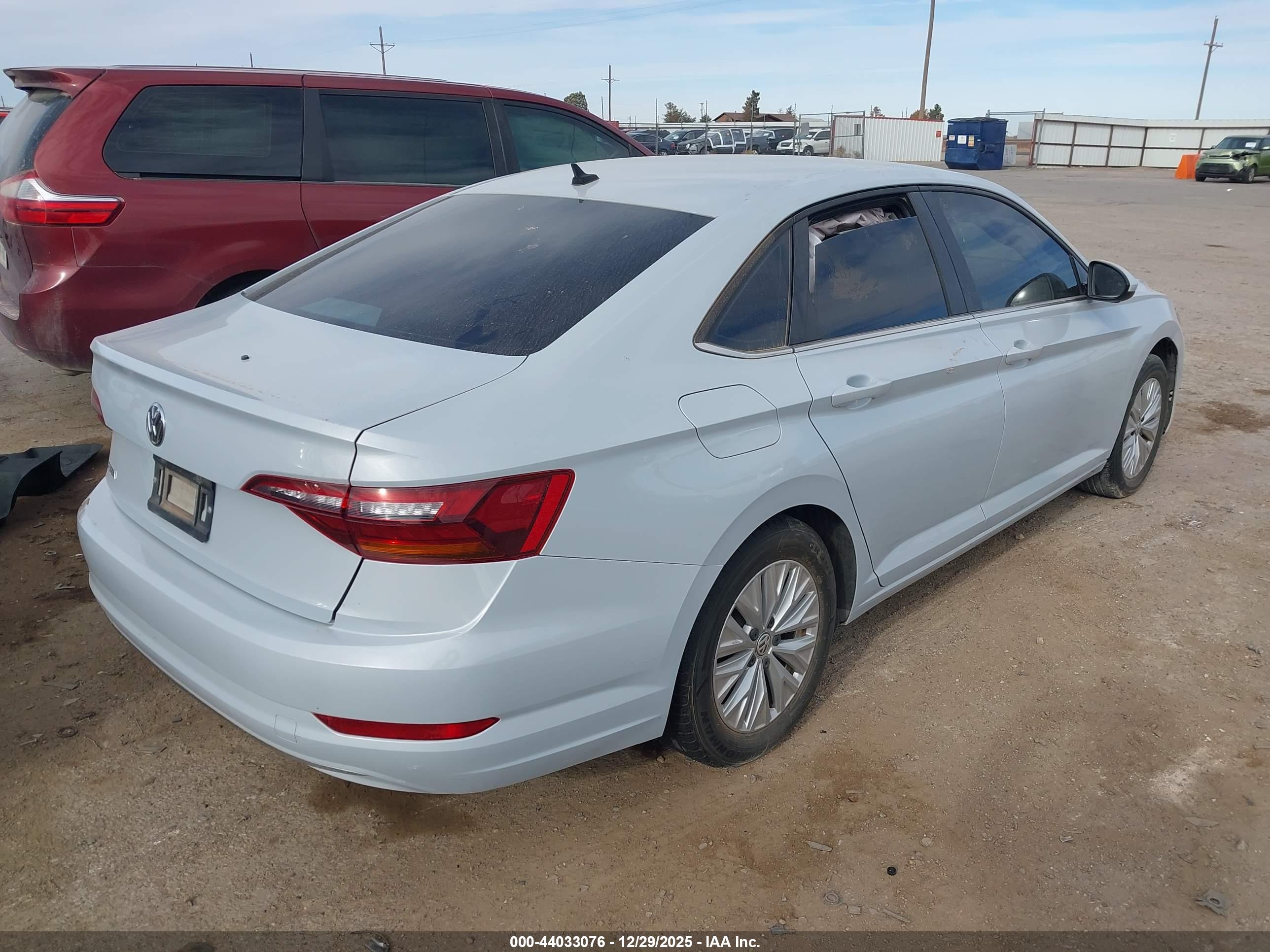 VOLKSWAGEN JETTA image 4