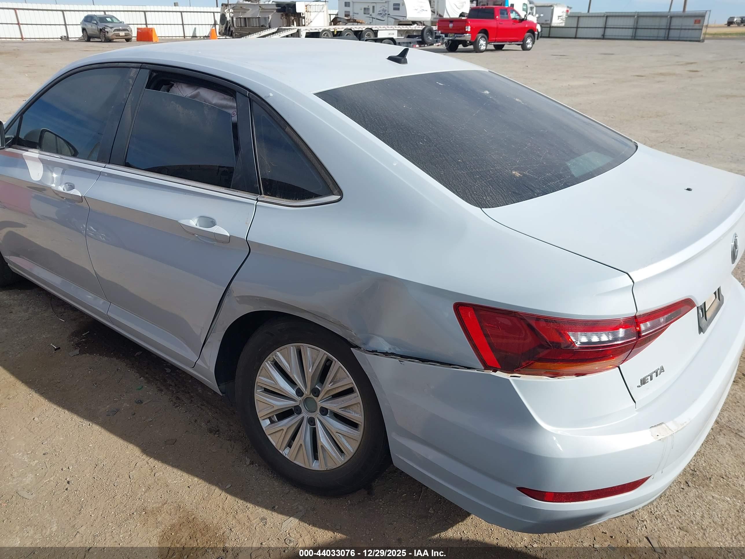 VOLKSWAGEN JETTA image 6