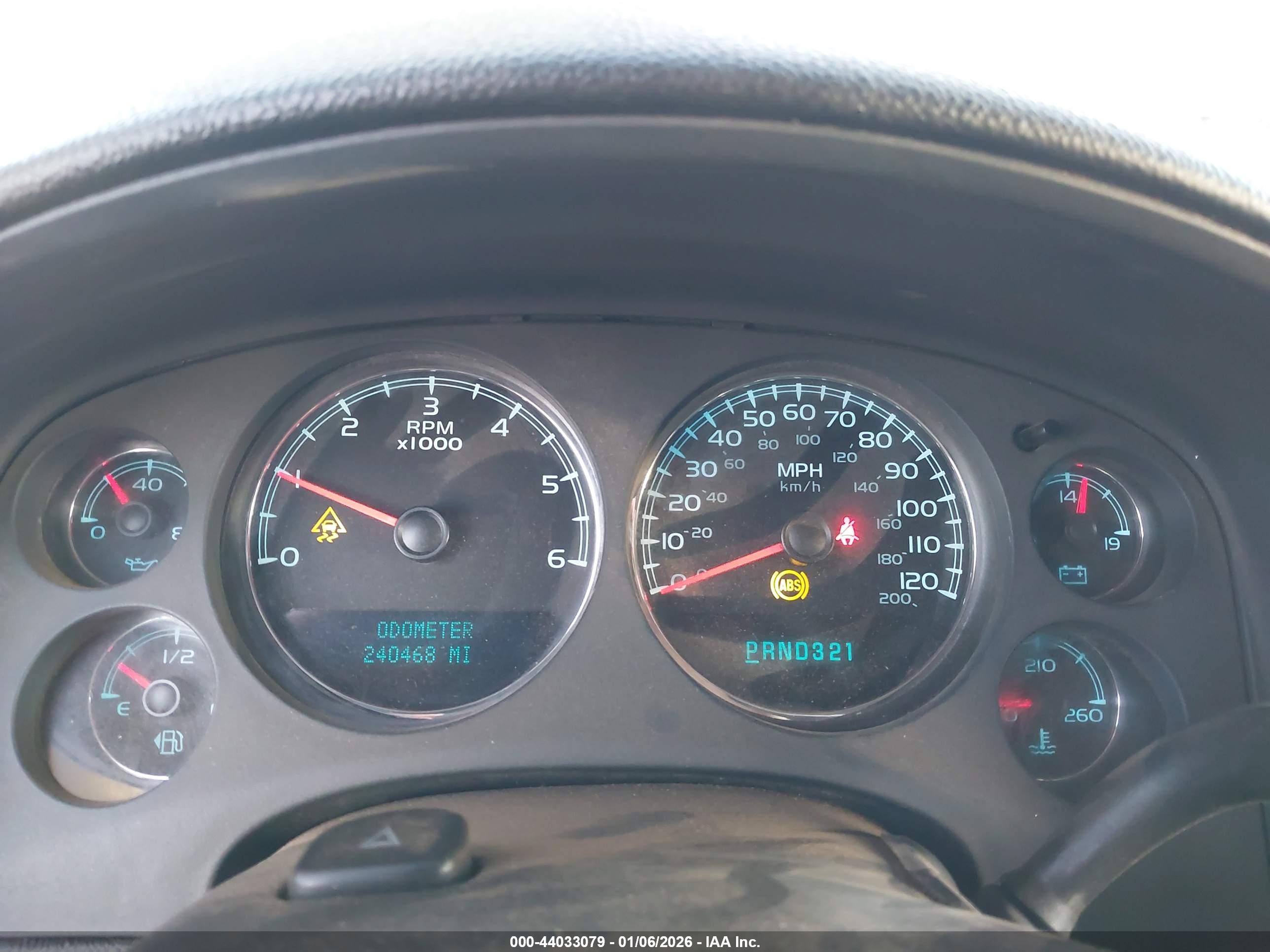 CHEVROLET TAHOE image 7