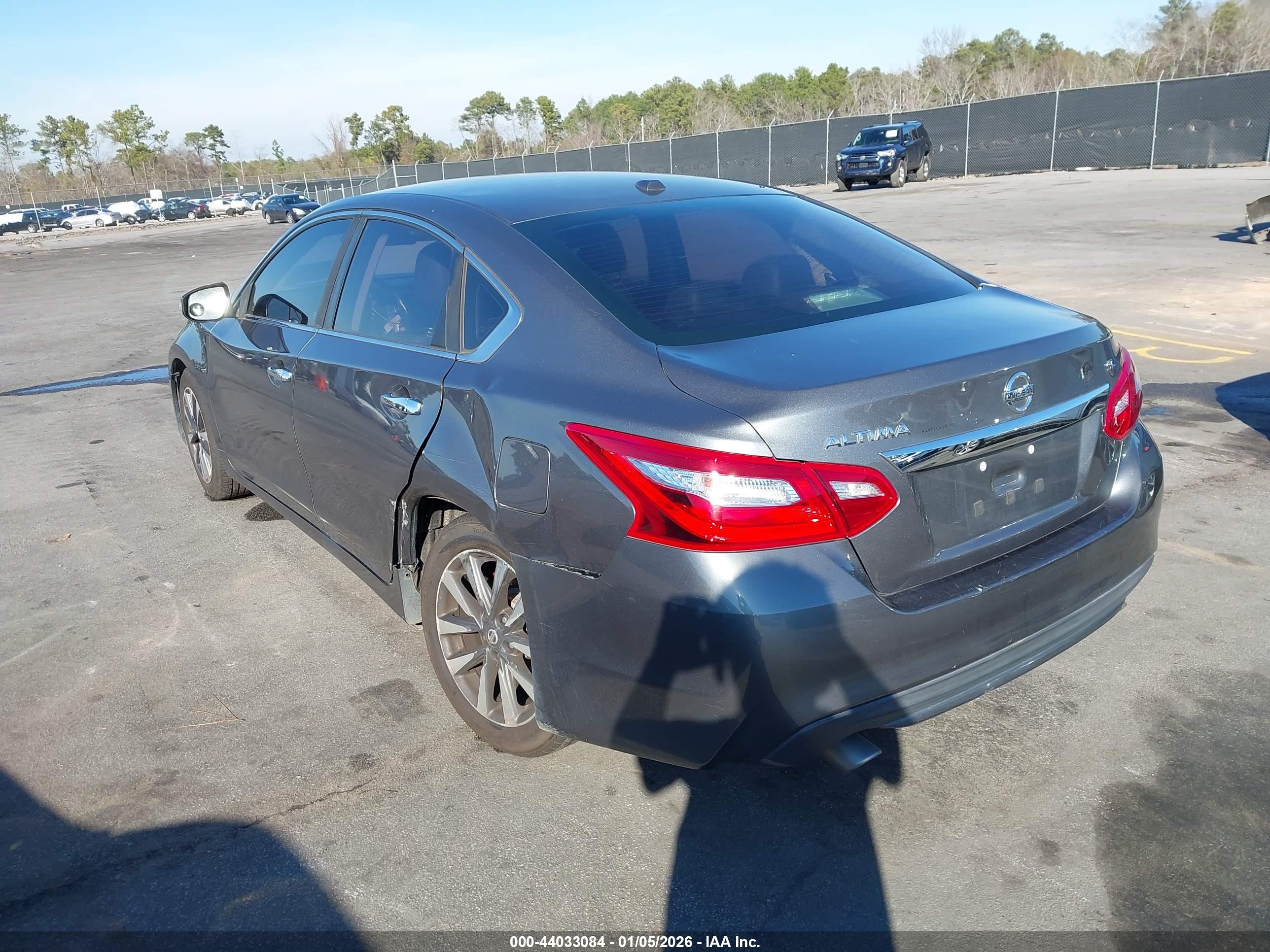 NISSAN ALTIMA image 3