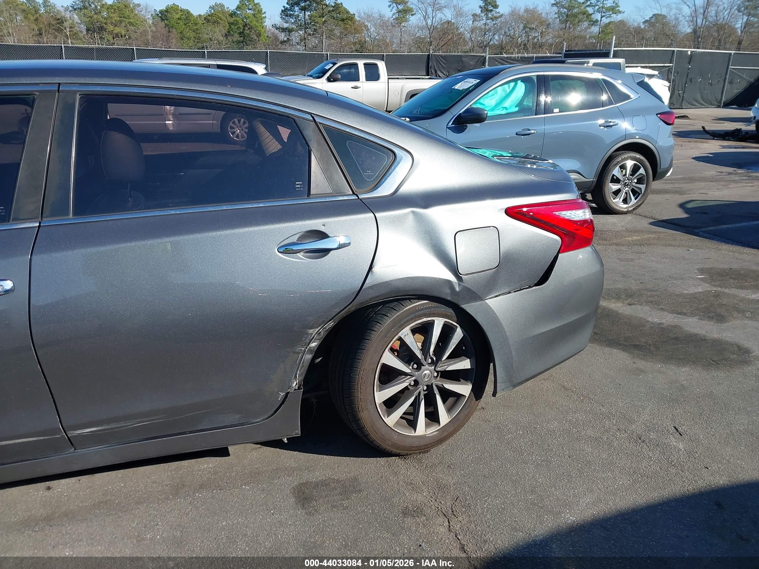 NISSAN ALTIMA image 6