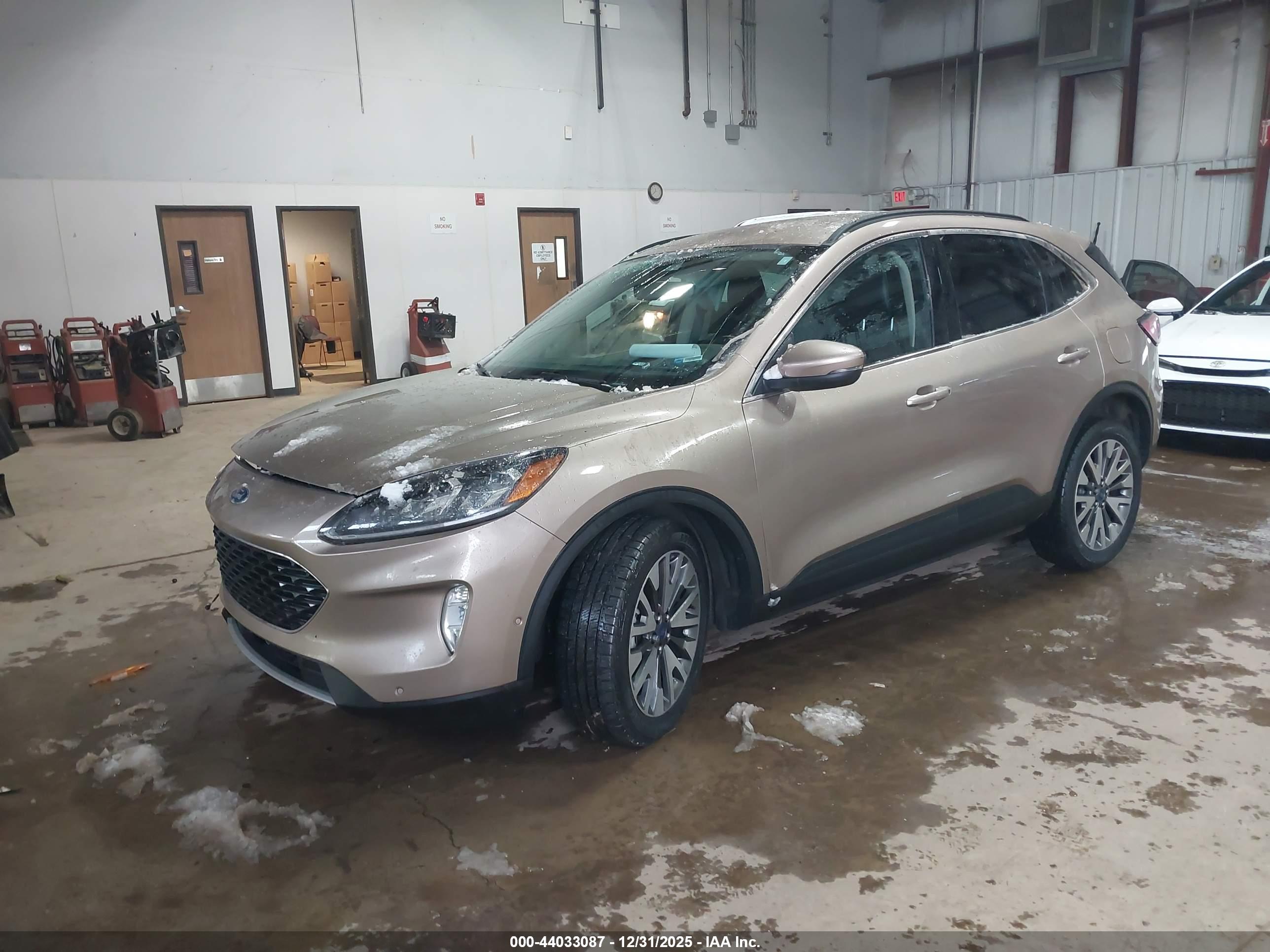 FORD ESCAPE image 2